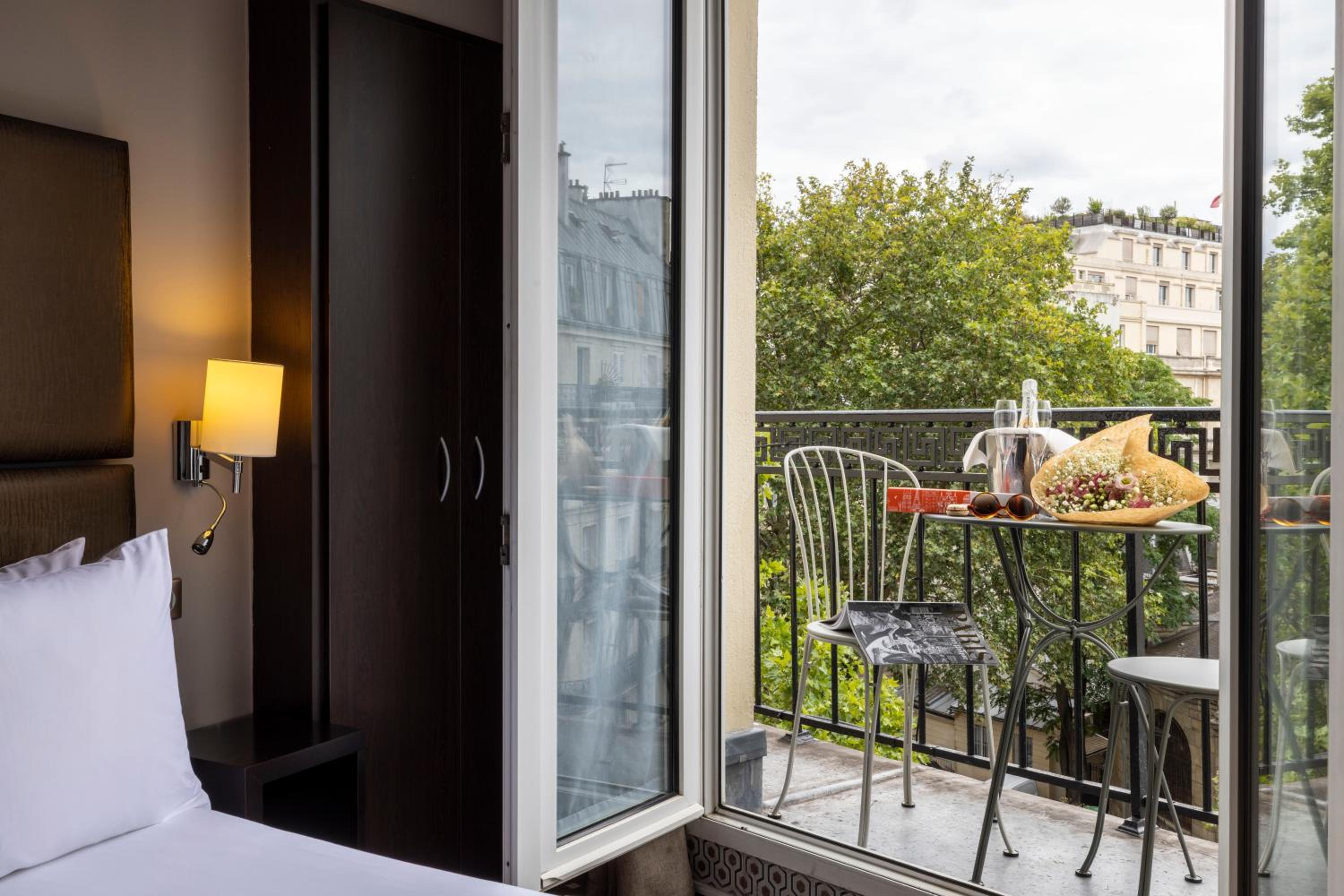Superior Double Room with Balcony photo 3