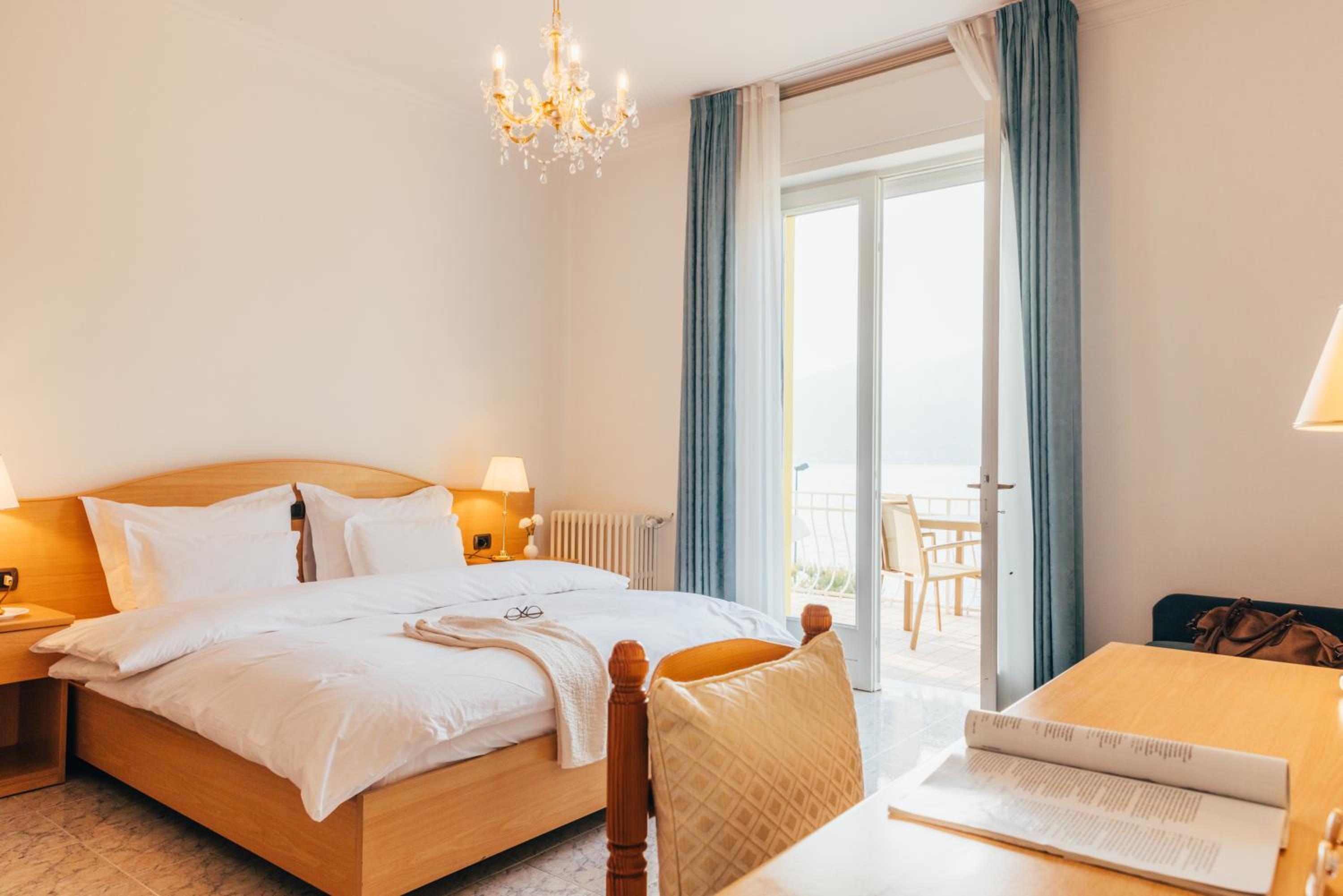 Double Room with Lake View - Photo 1