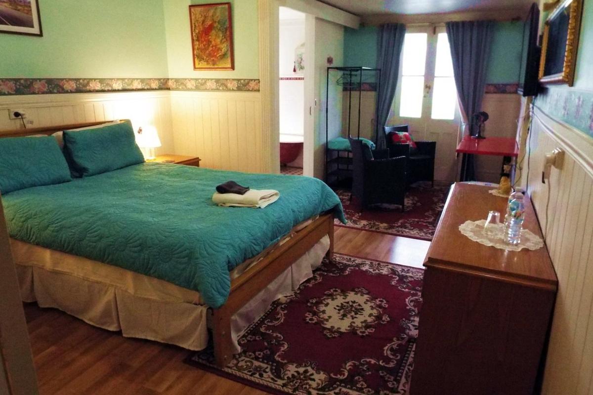 Deluxe King Room photo 3