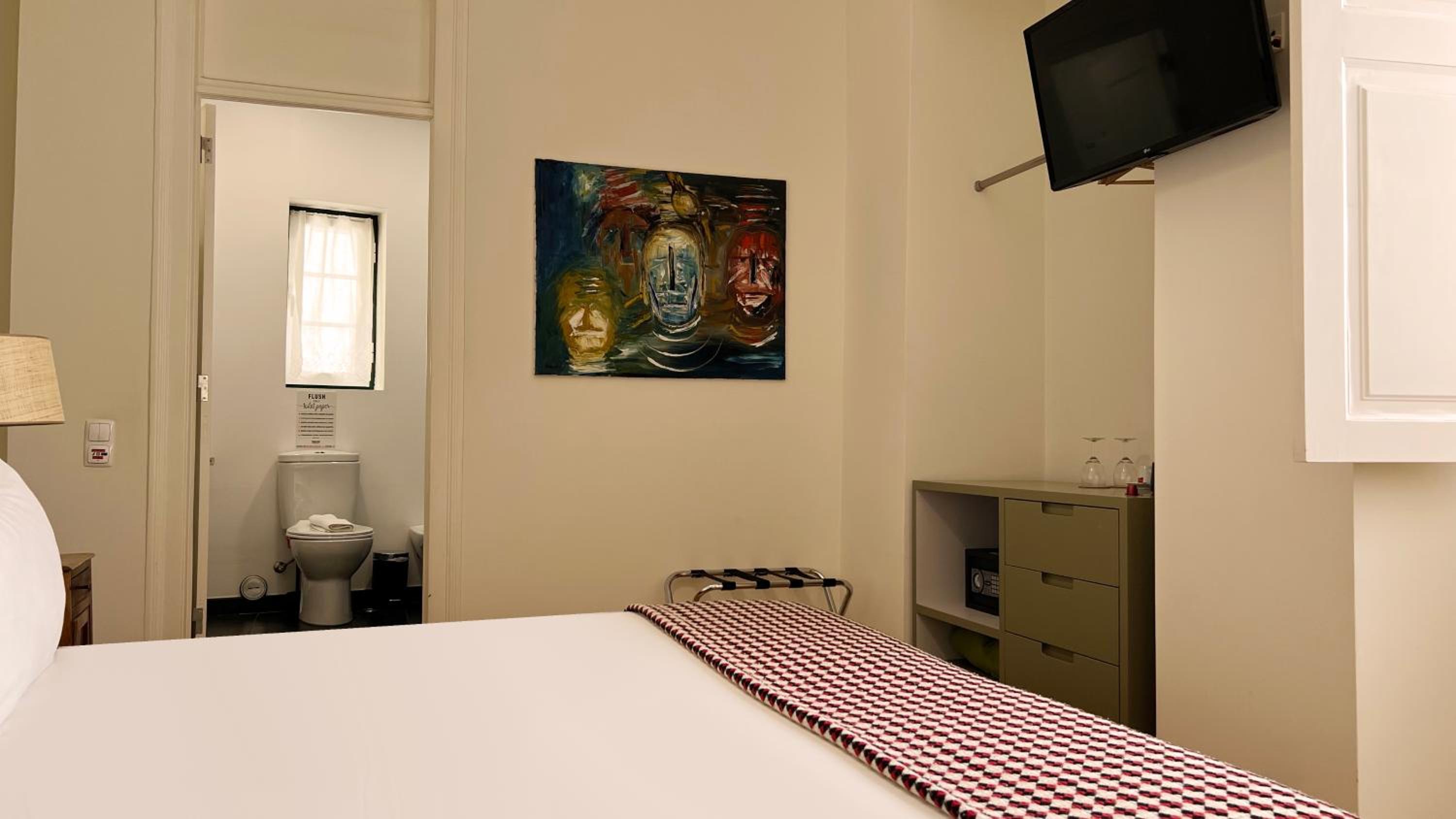 Double Room - Photo 10