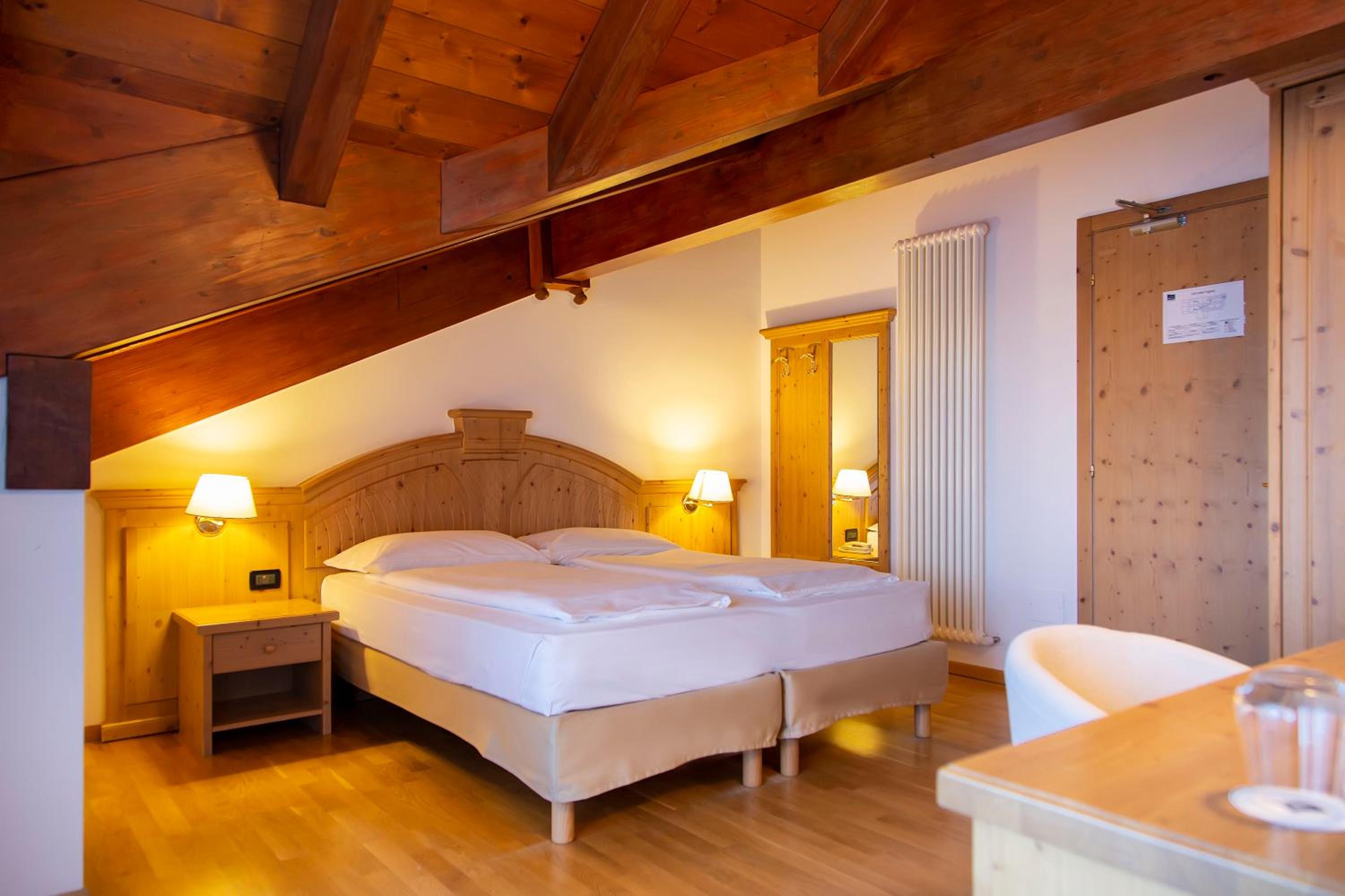 Deluxe Double or Twin Room photo 1