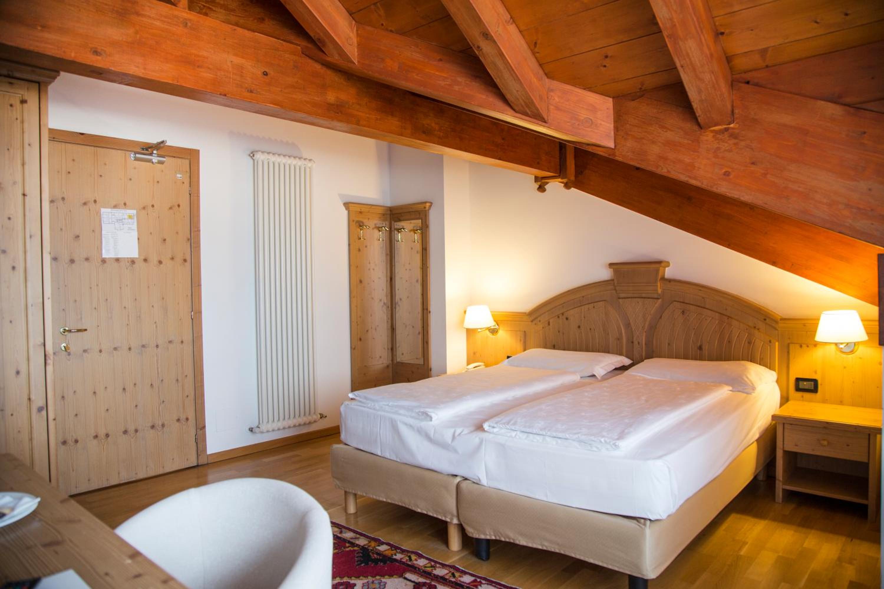 Deluxe Double or Twin Room photo 2