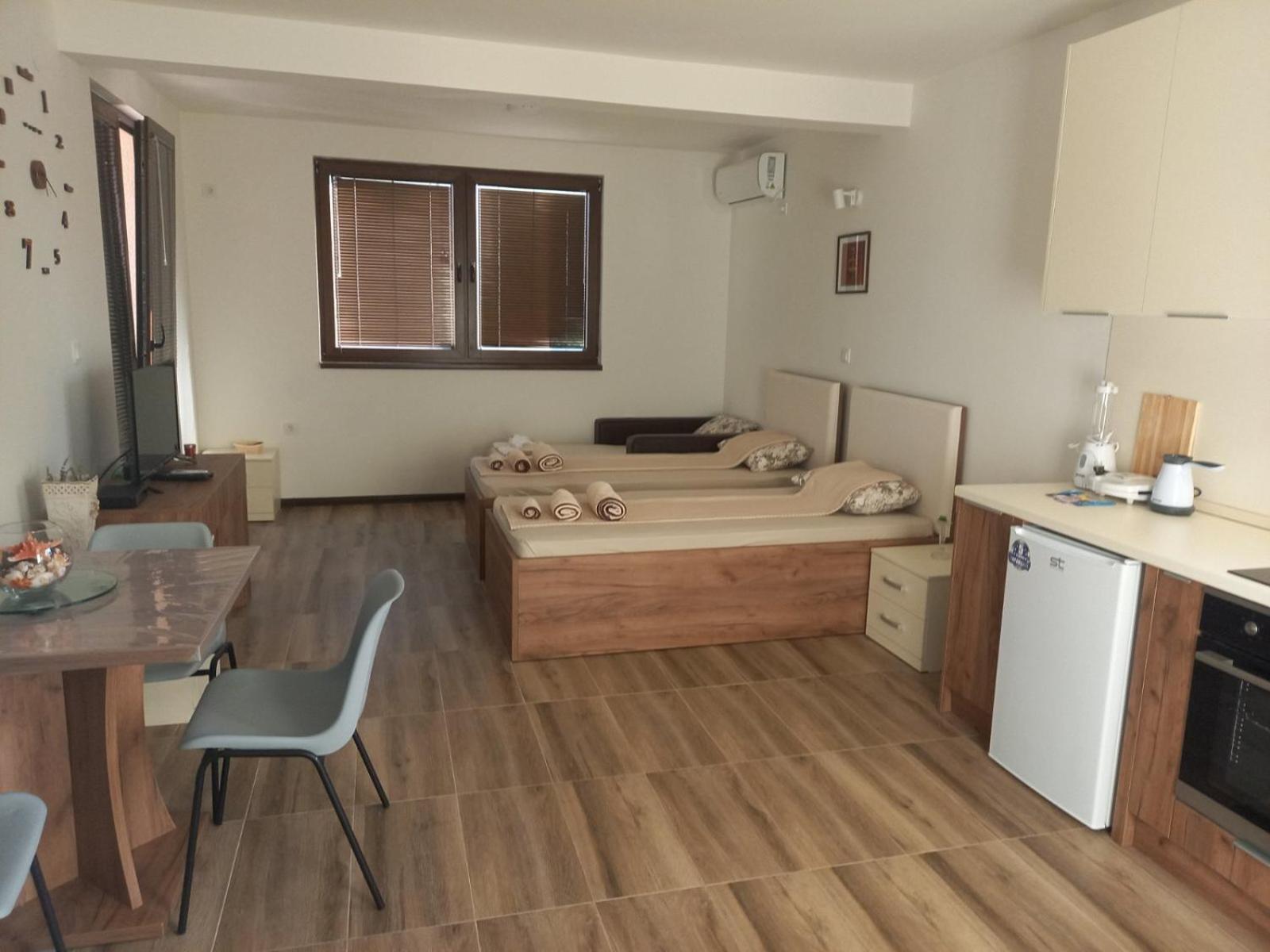 Studio Apartment