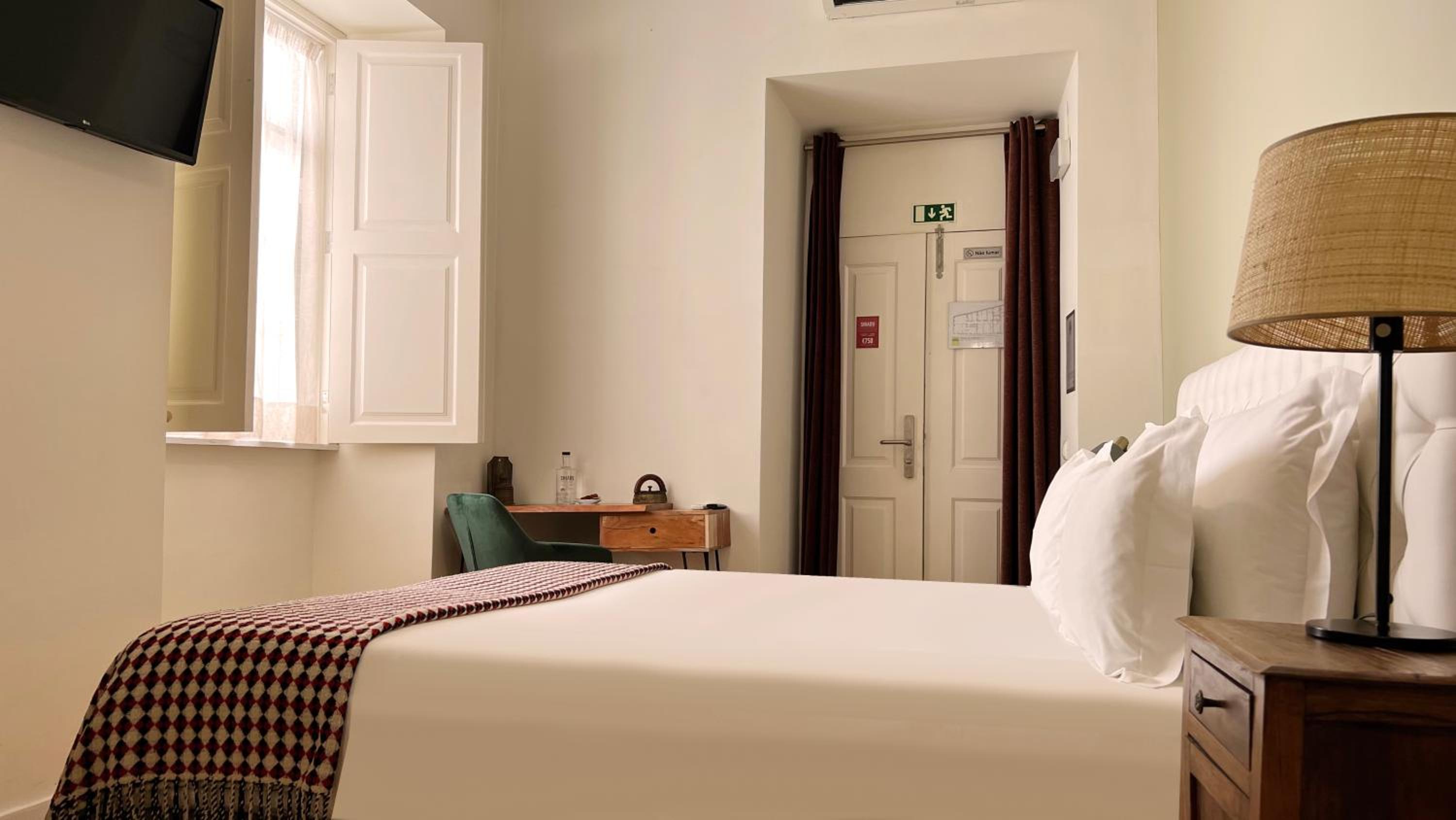 Double Room - Photo 11