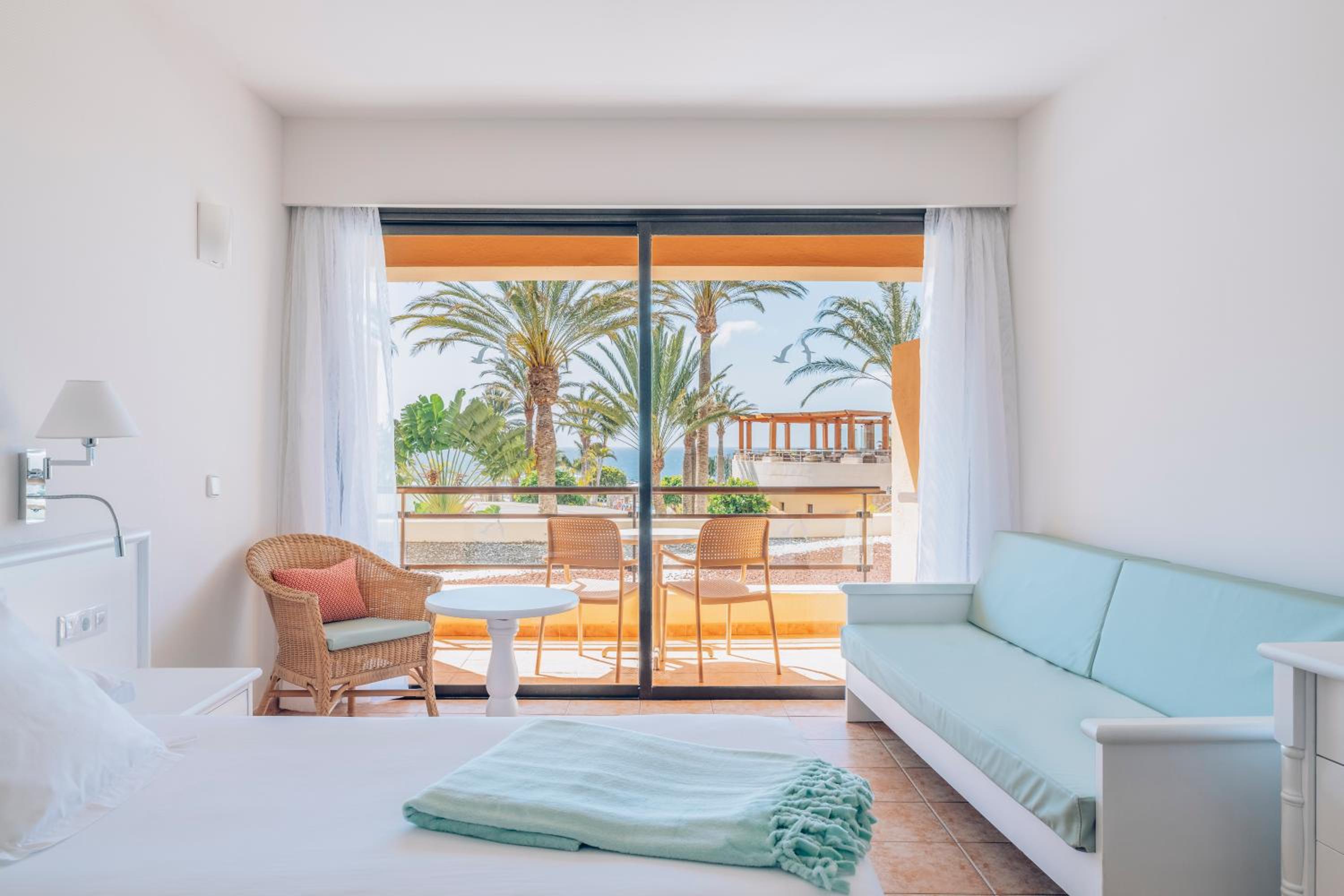 Twin Room with Partial Sea View photo 3