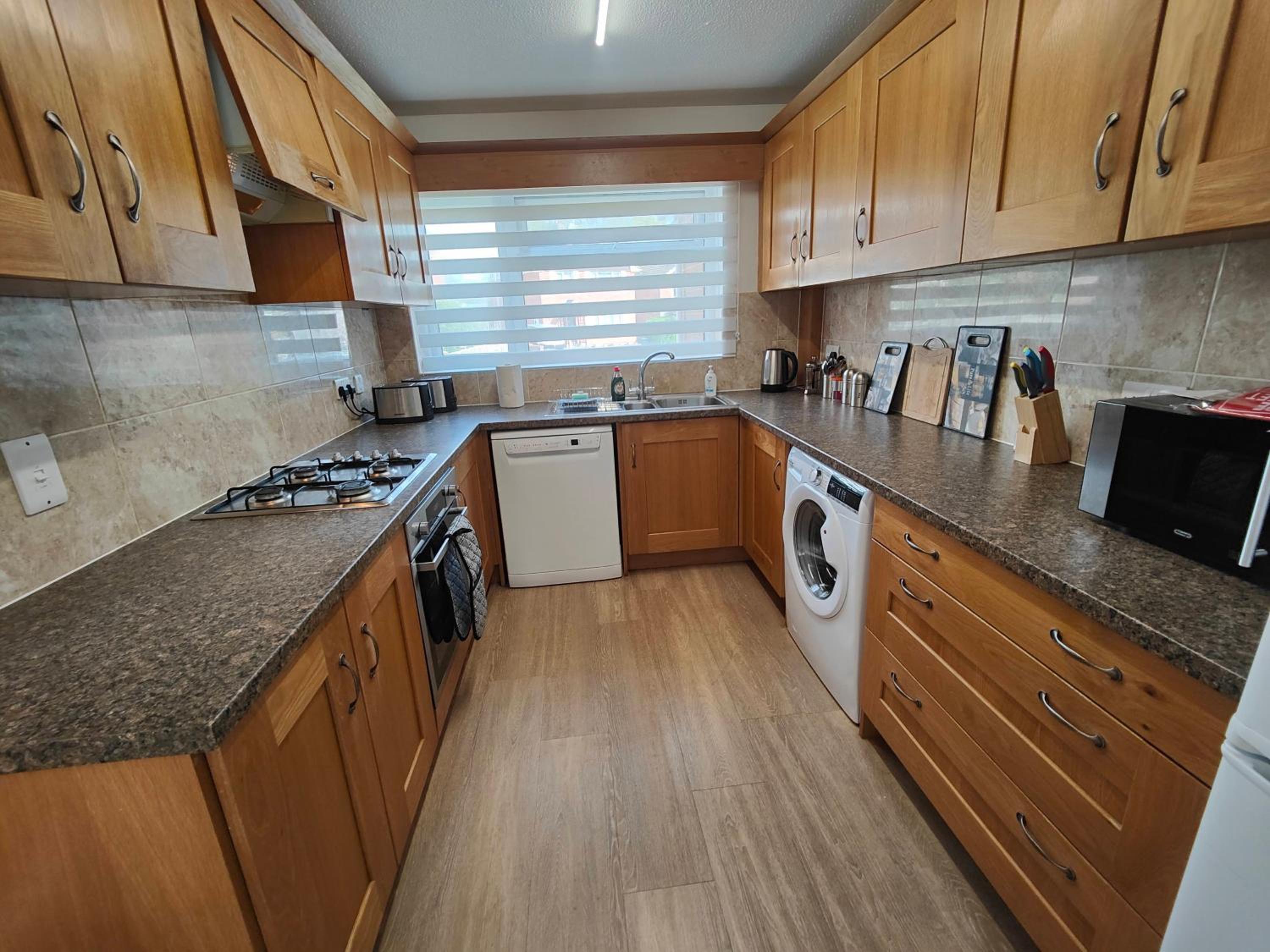 Four-Bedroom House photo 2