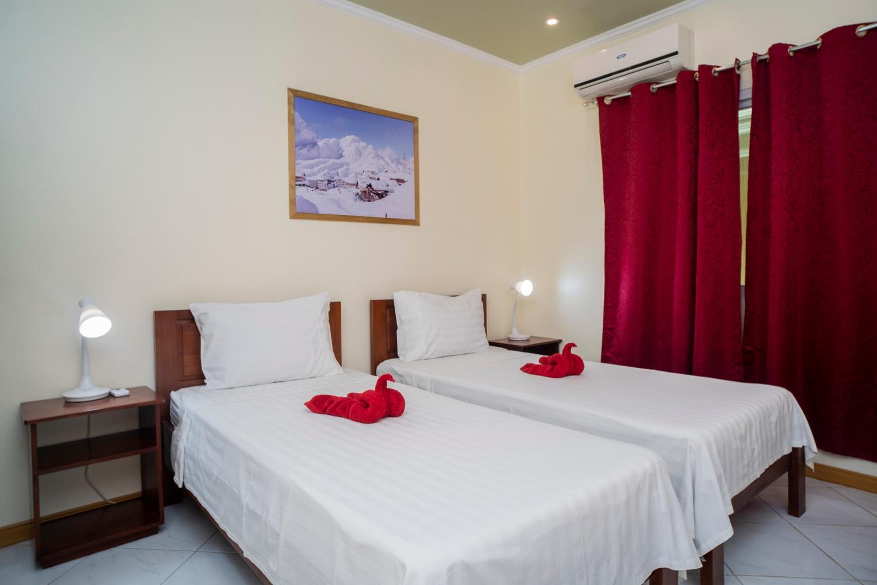 Deluxe Double or Twin Room photo 3