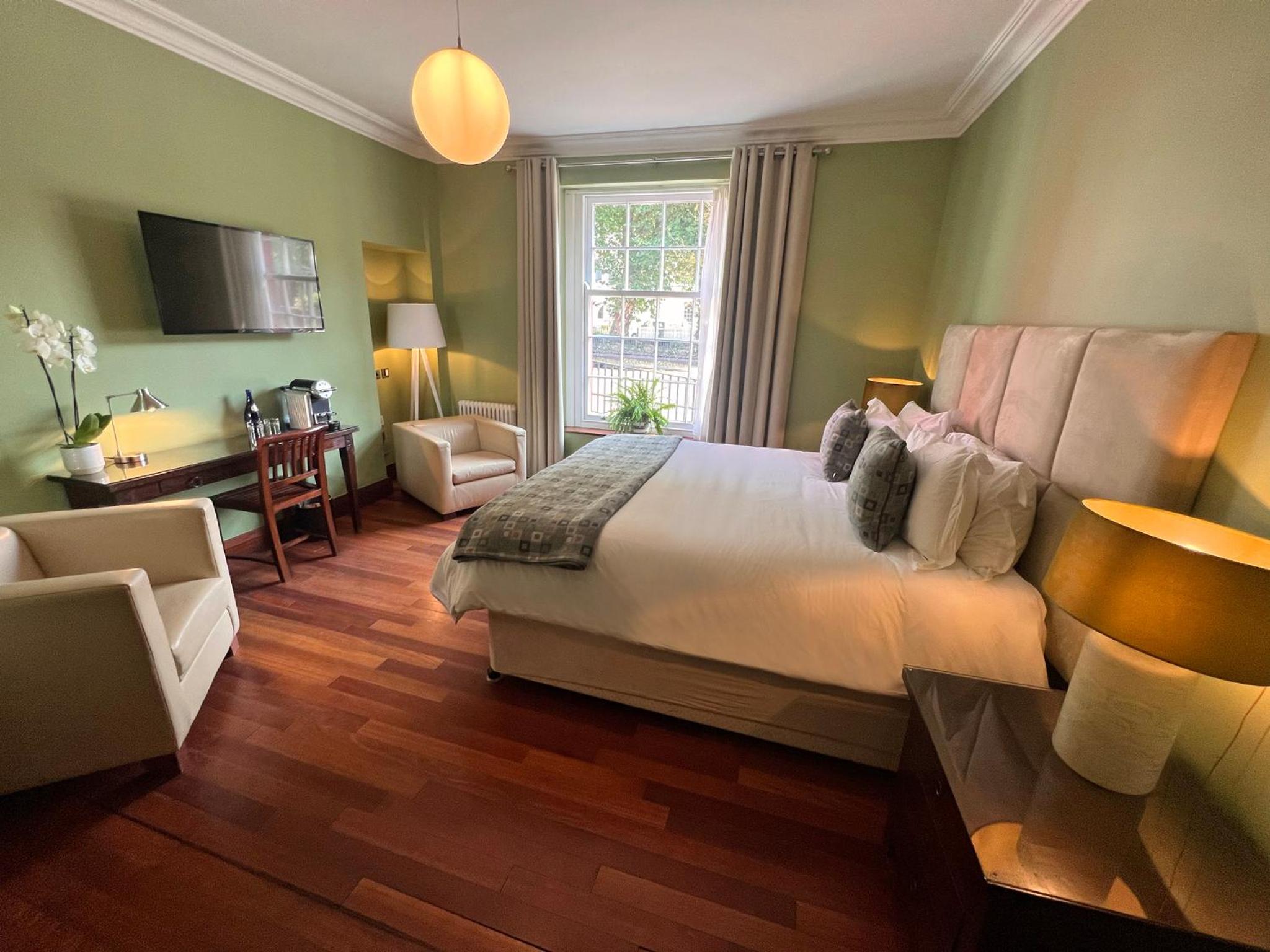 Superior King Room - Disability Access - Townhouse