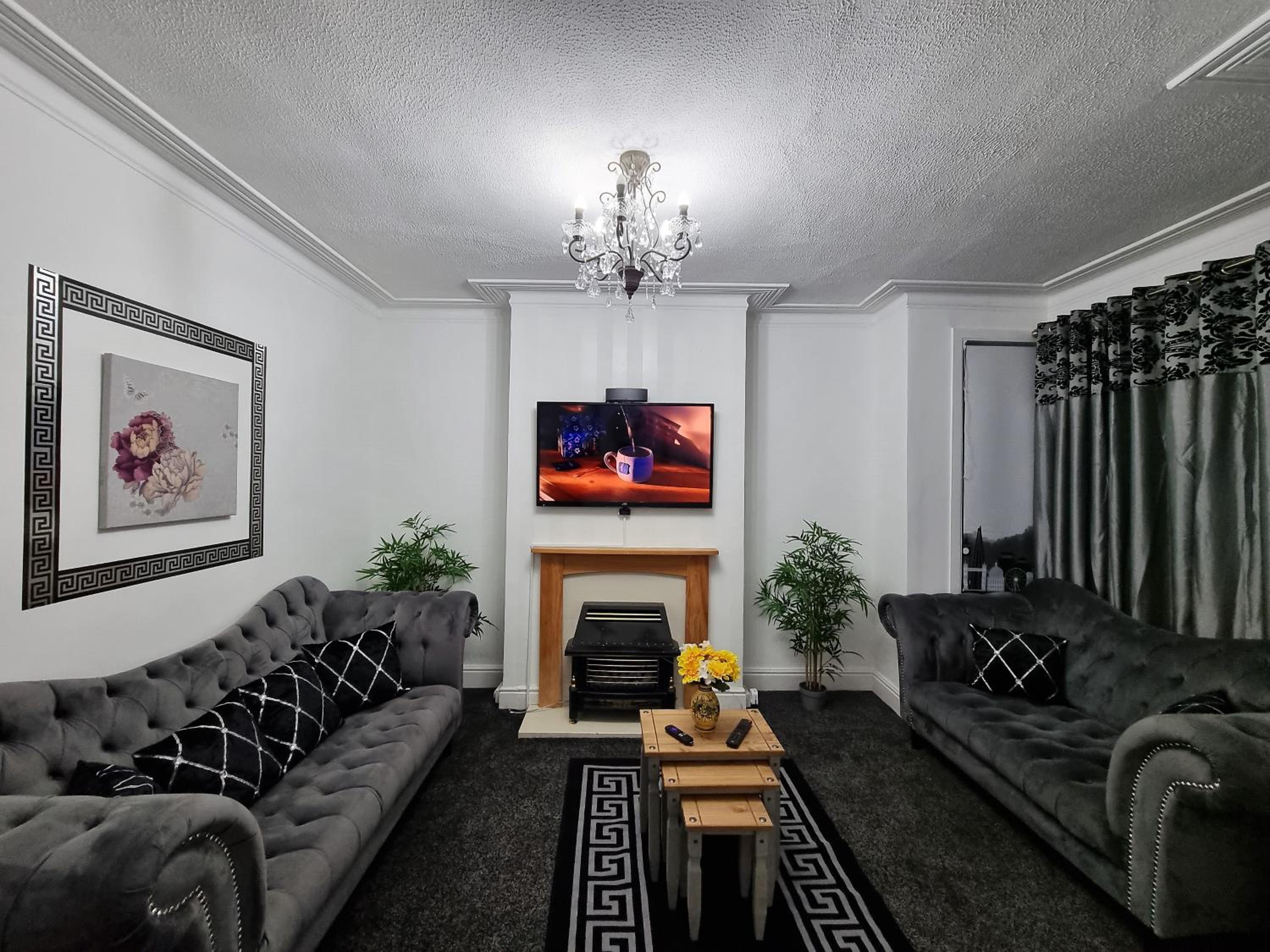 Four-Bedroom House photo 1