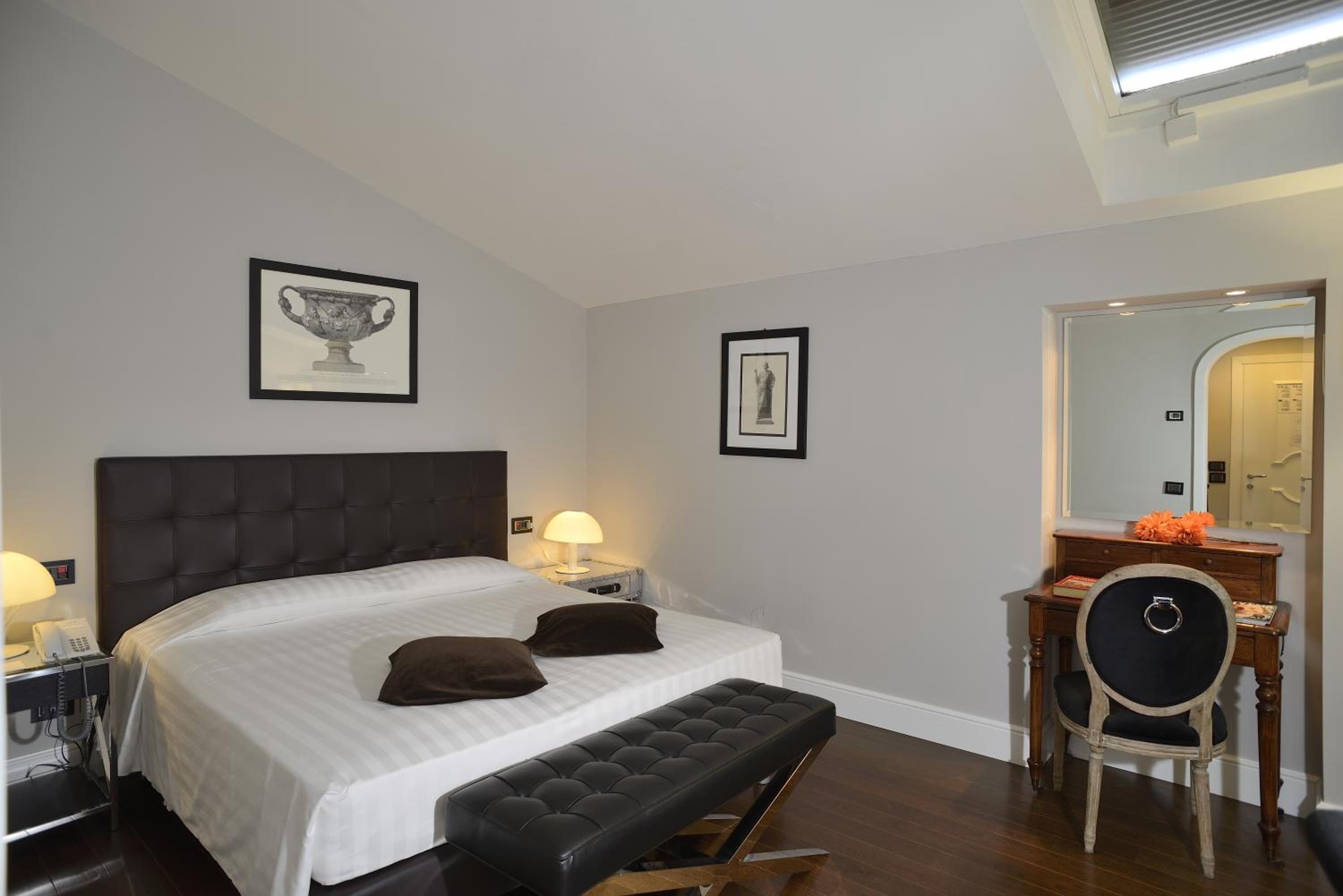 Classic Double or Twin Room - Photo 1