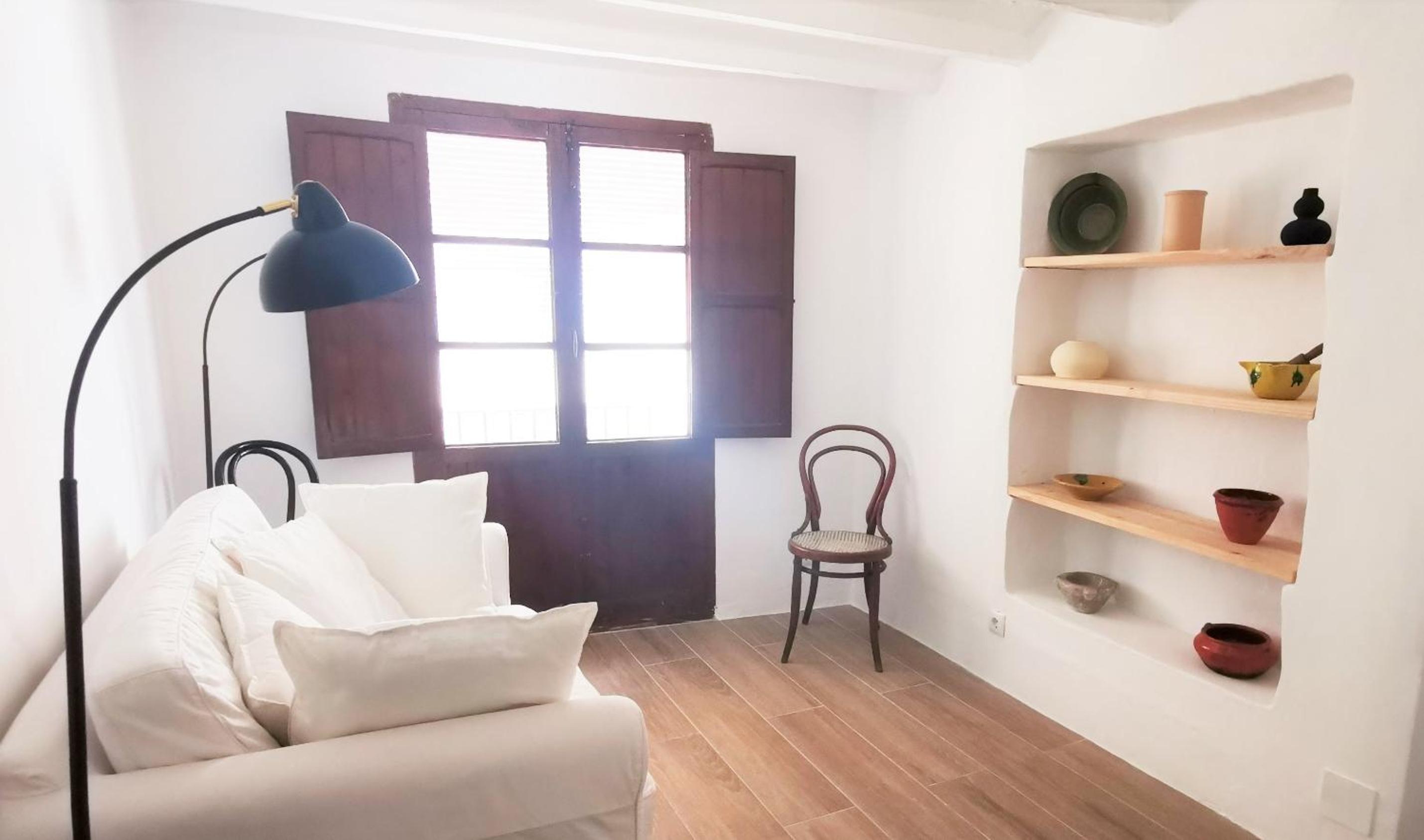Three-Bedroom House photo 2