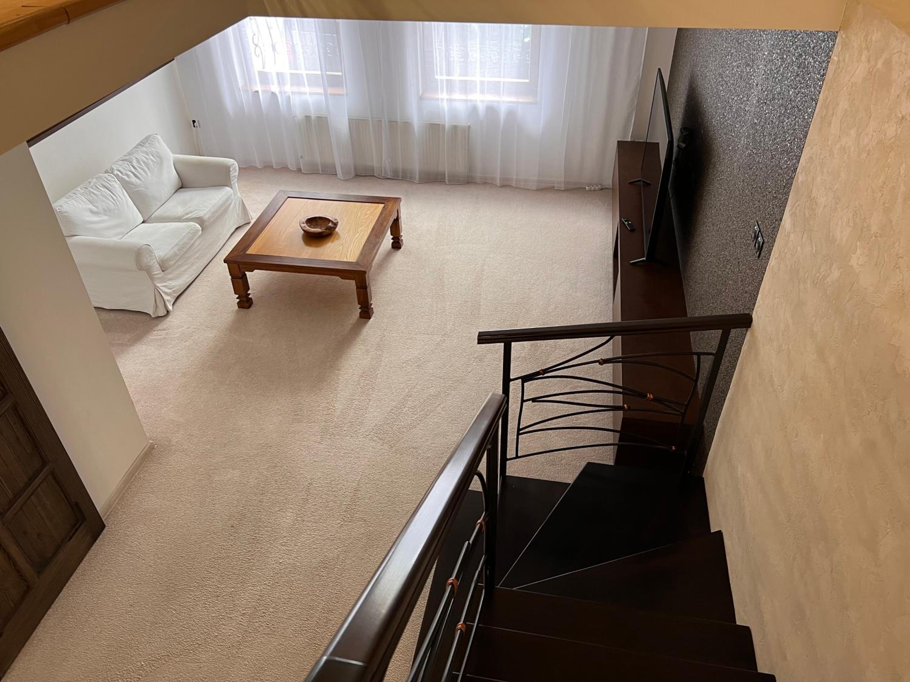 Studio - Split Level - Photo 23