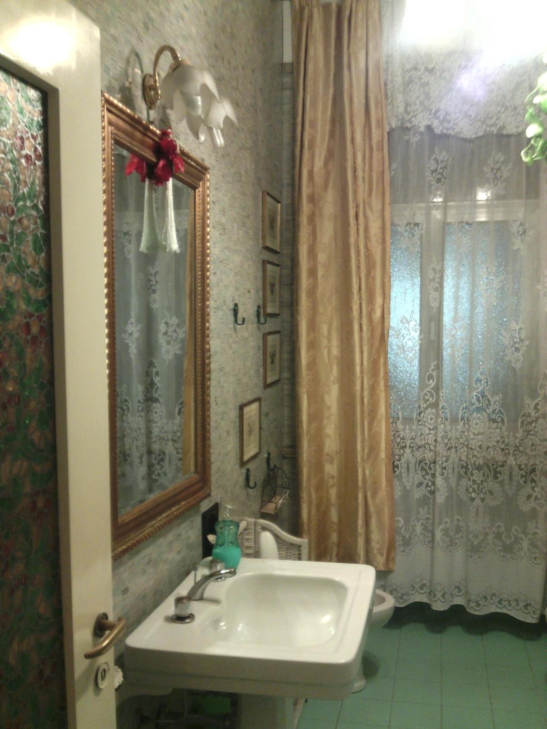 Double Room with Private Bathroom - Photo 8