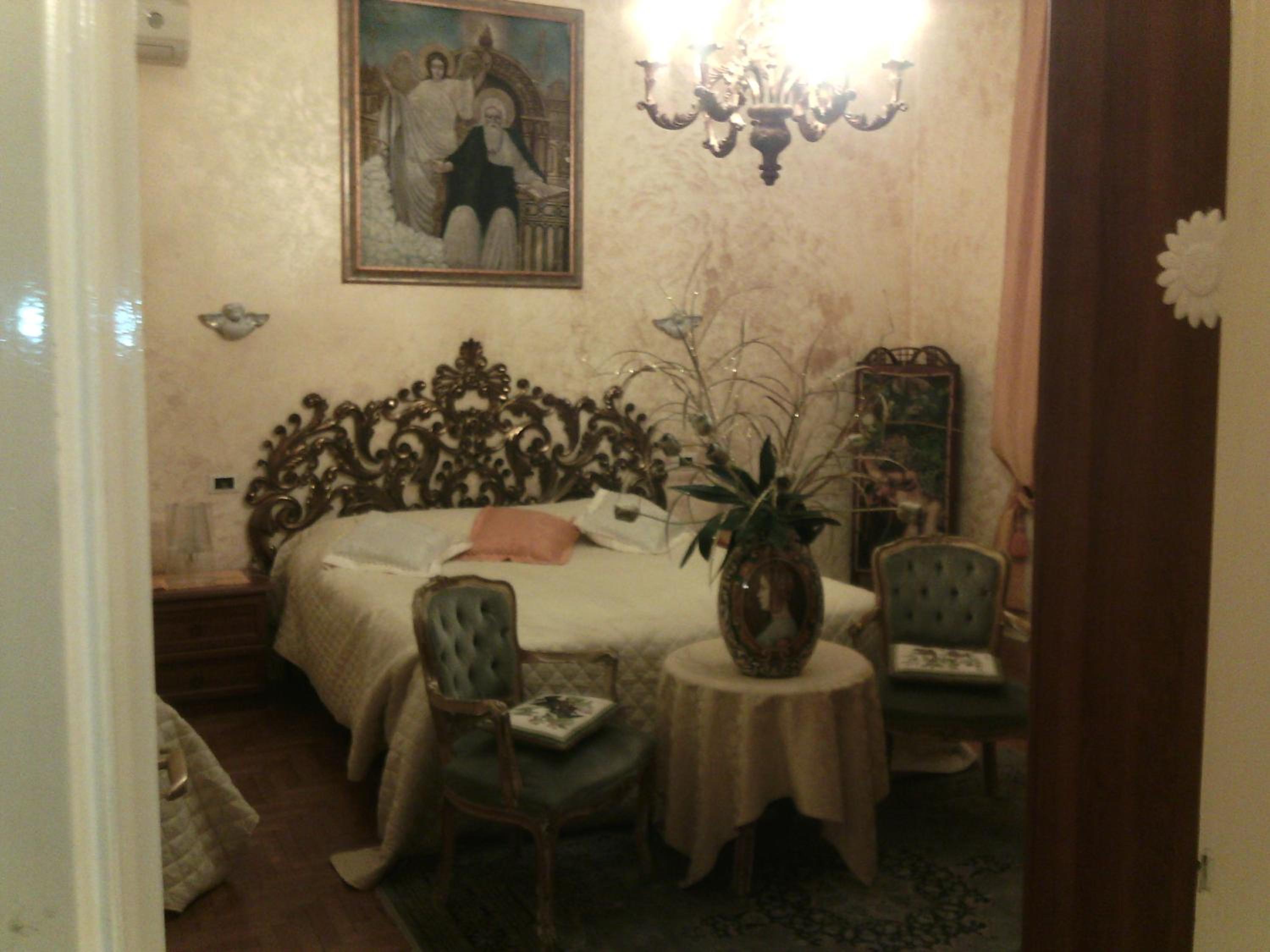 Double Room with Private Bathroom - Photo 4