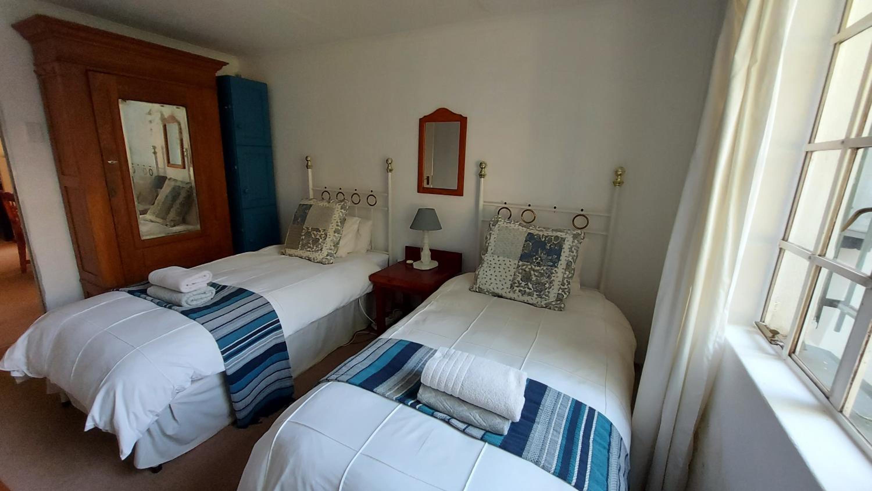 Two-Bedroom Apartment - Photo 22