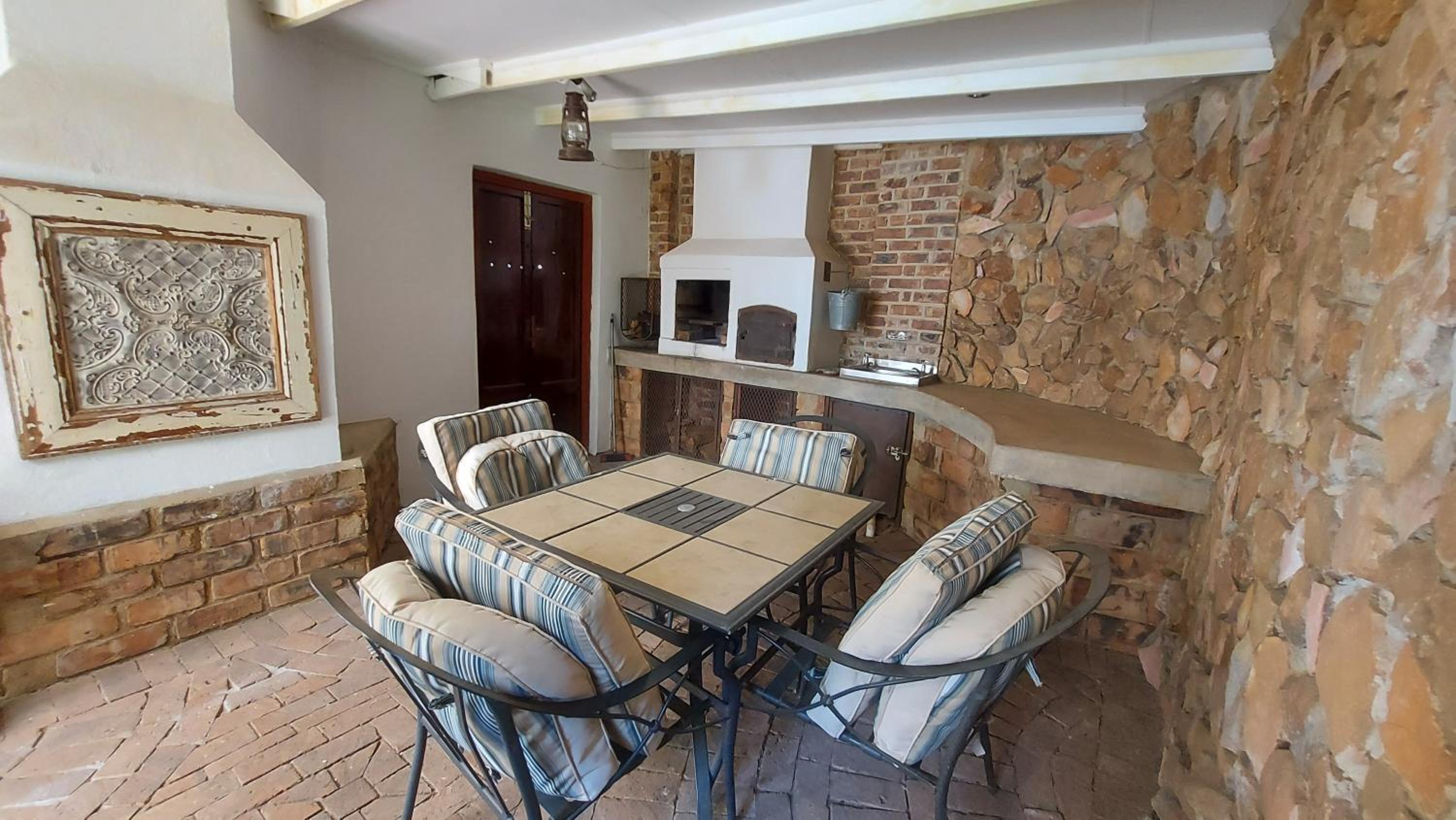 Two-Bedroom Apartment - Photo 20