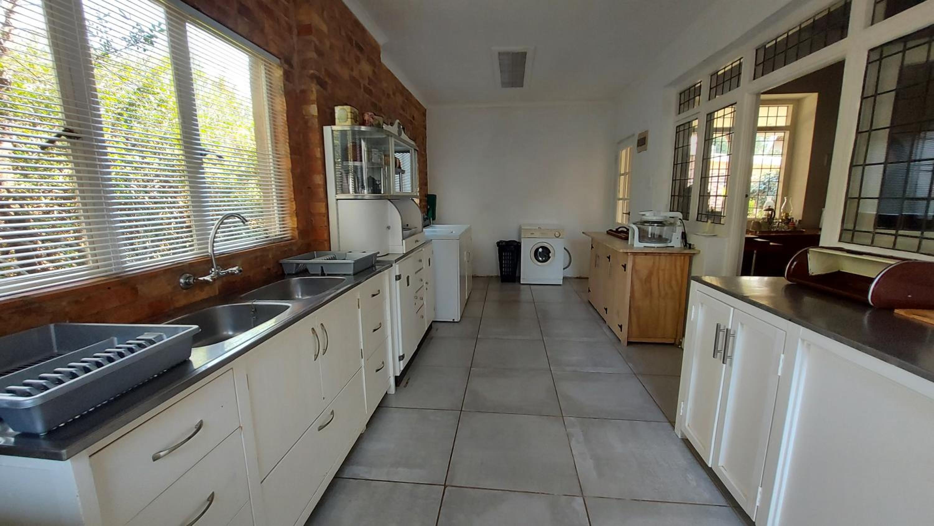 Two-Bedroom House - Photo 14