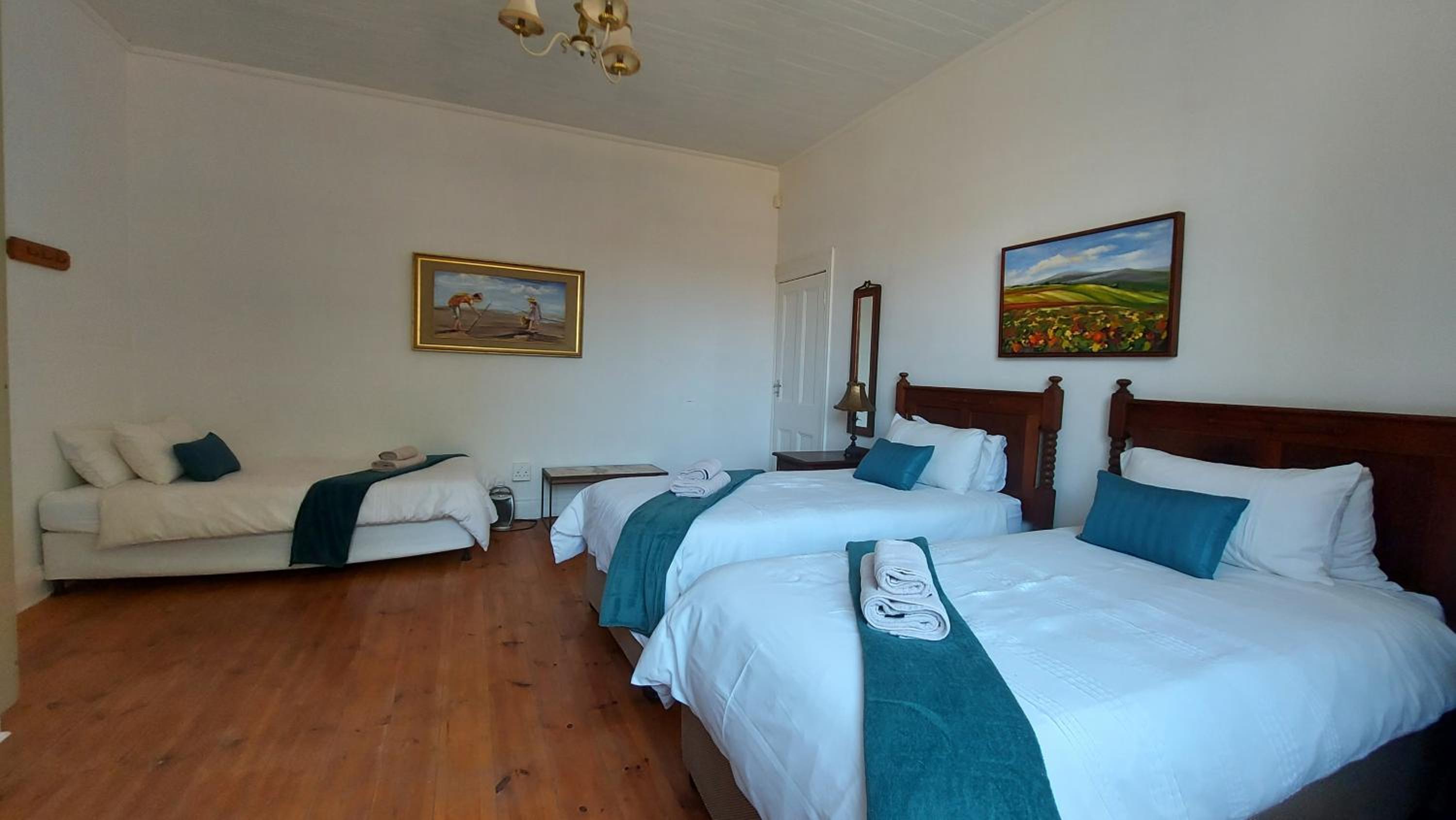 Two-Bedroom House - Photo 18
