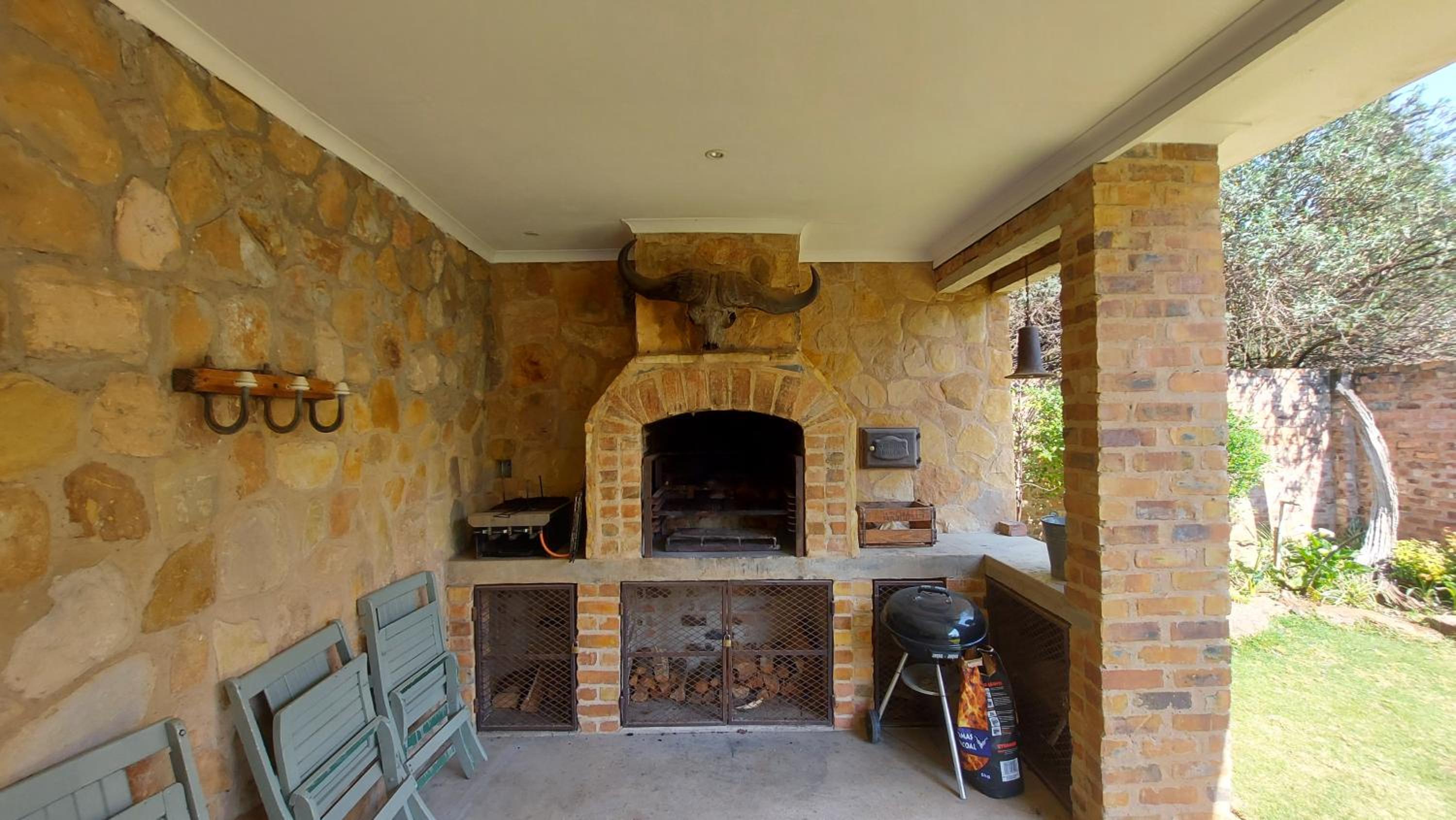 Two-Bedroom House - Photo 25