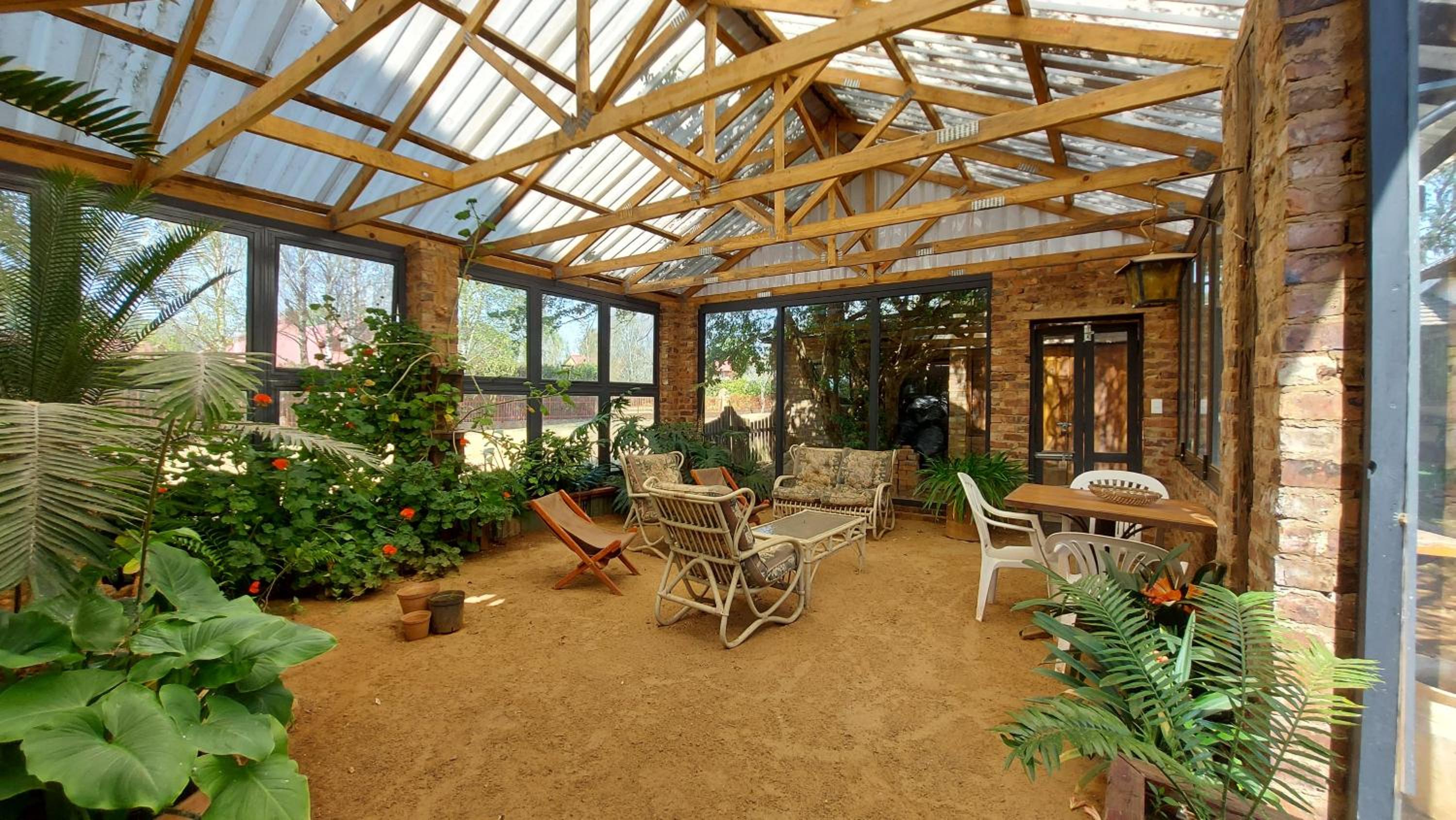 Two-Bedroom House - Photo 27