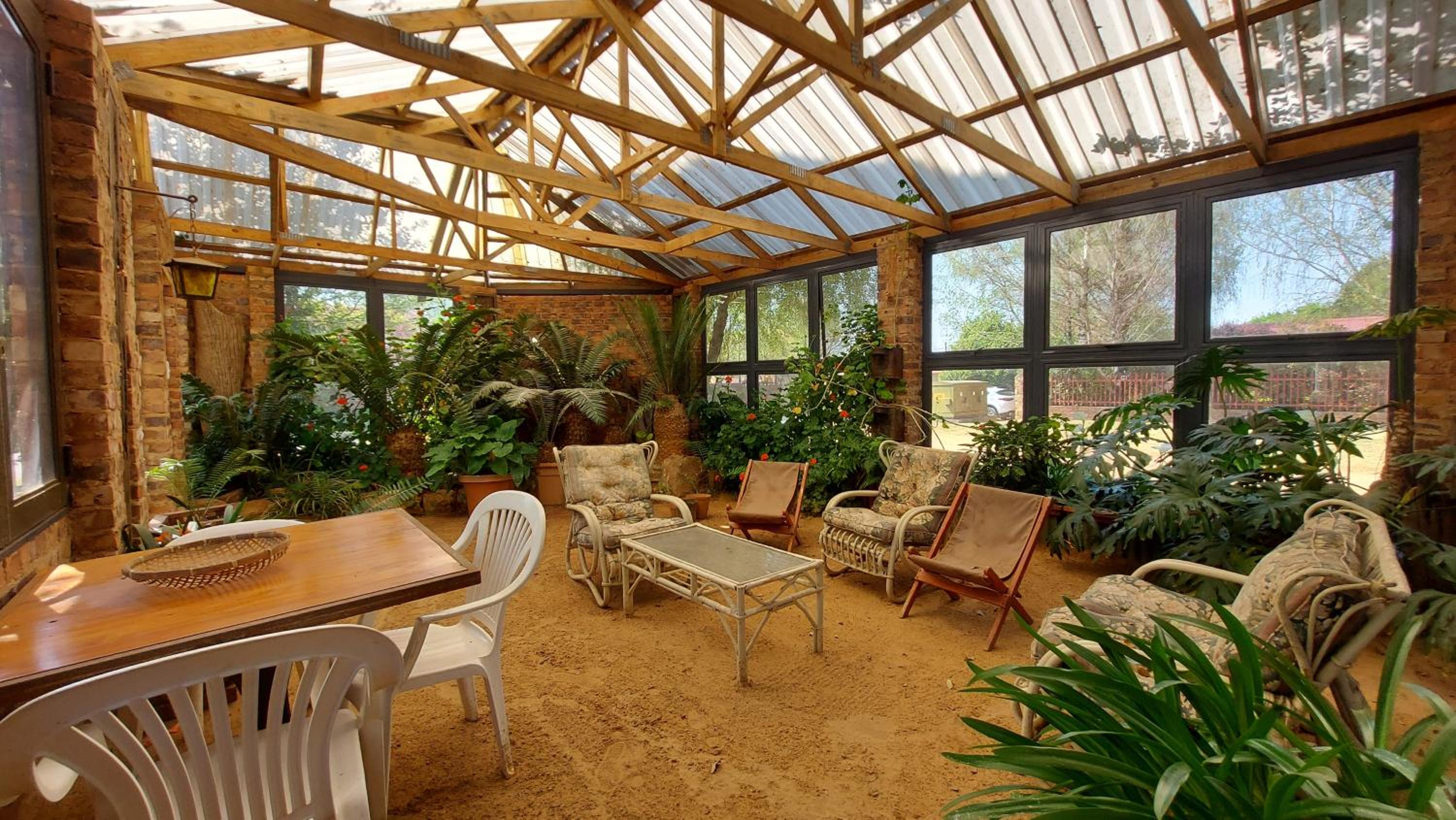 Two-Bedroom House - Photo 28