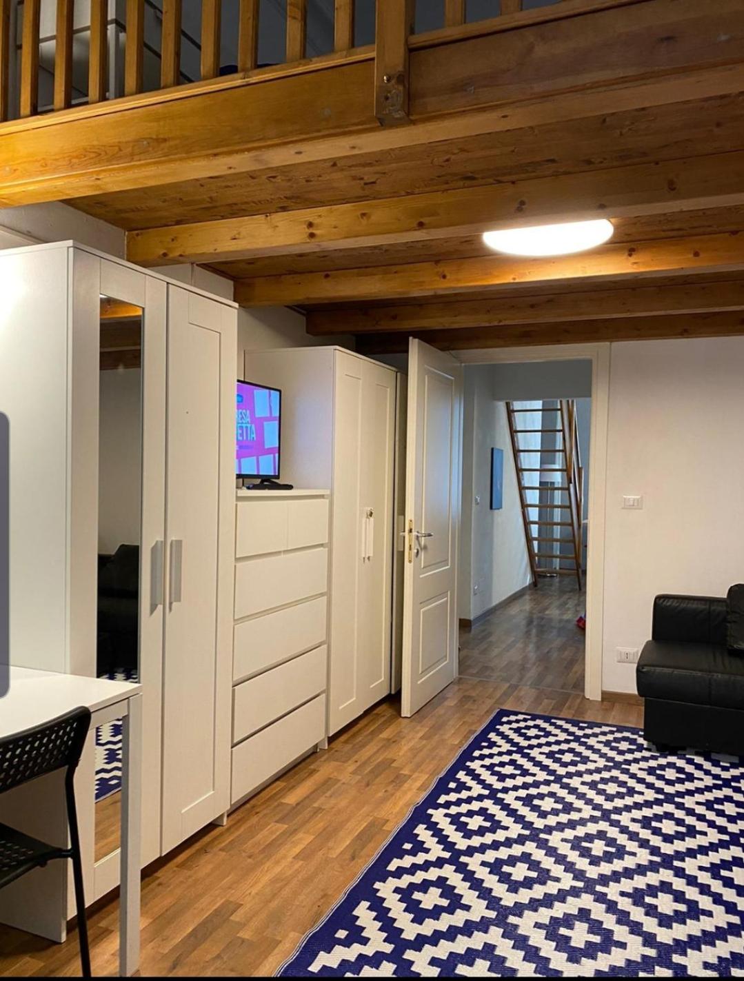 Two-Bedroom Apartment - Photo 2