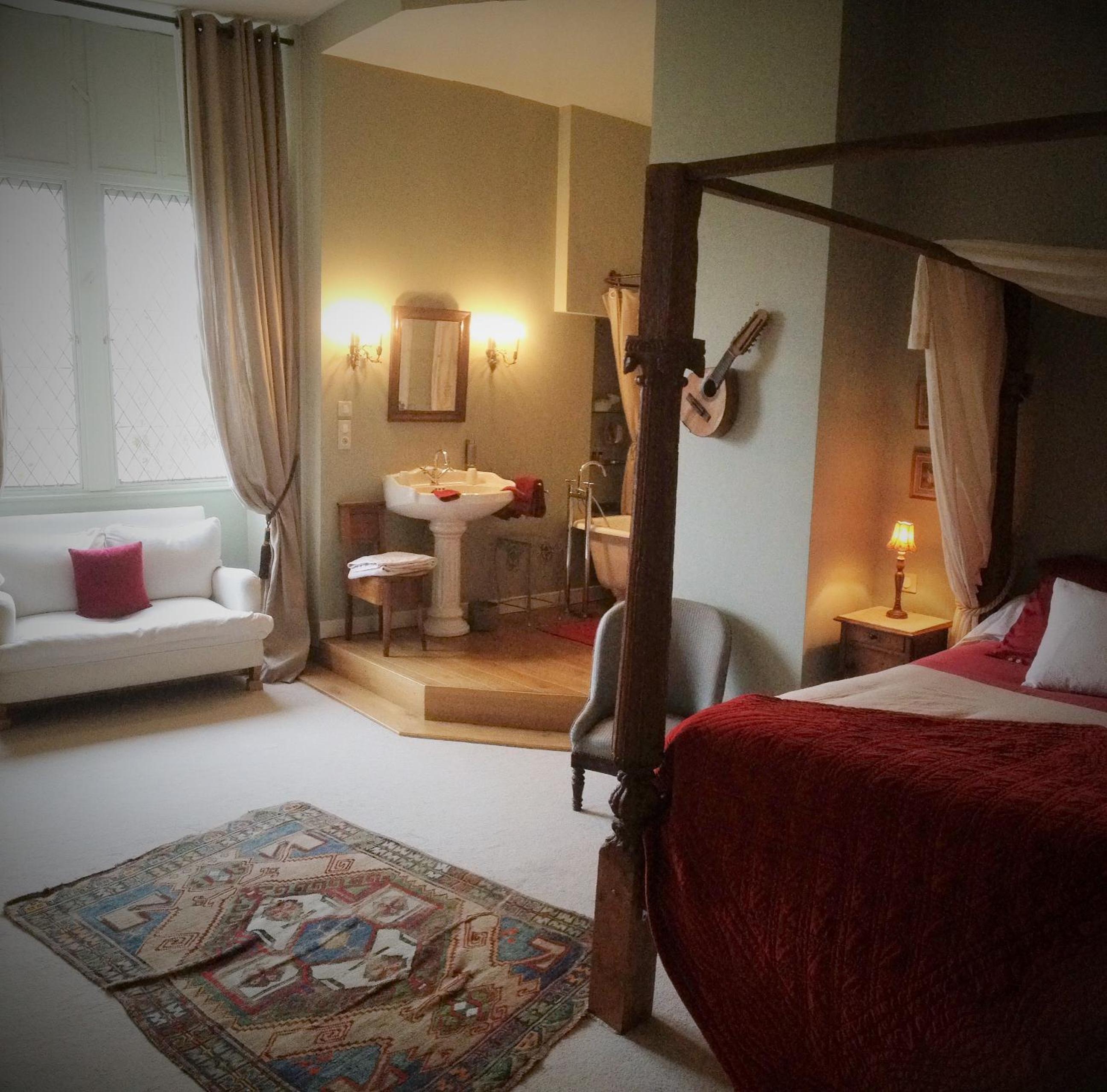 Double Room with Bath - Photo 5