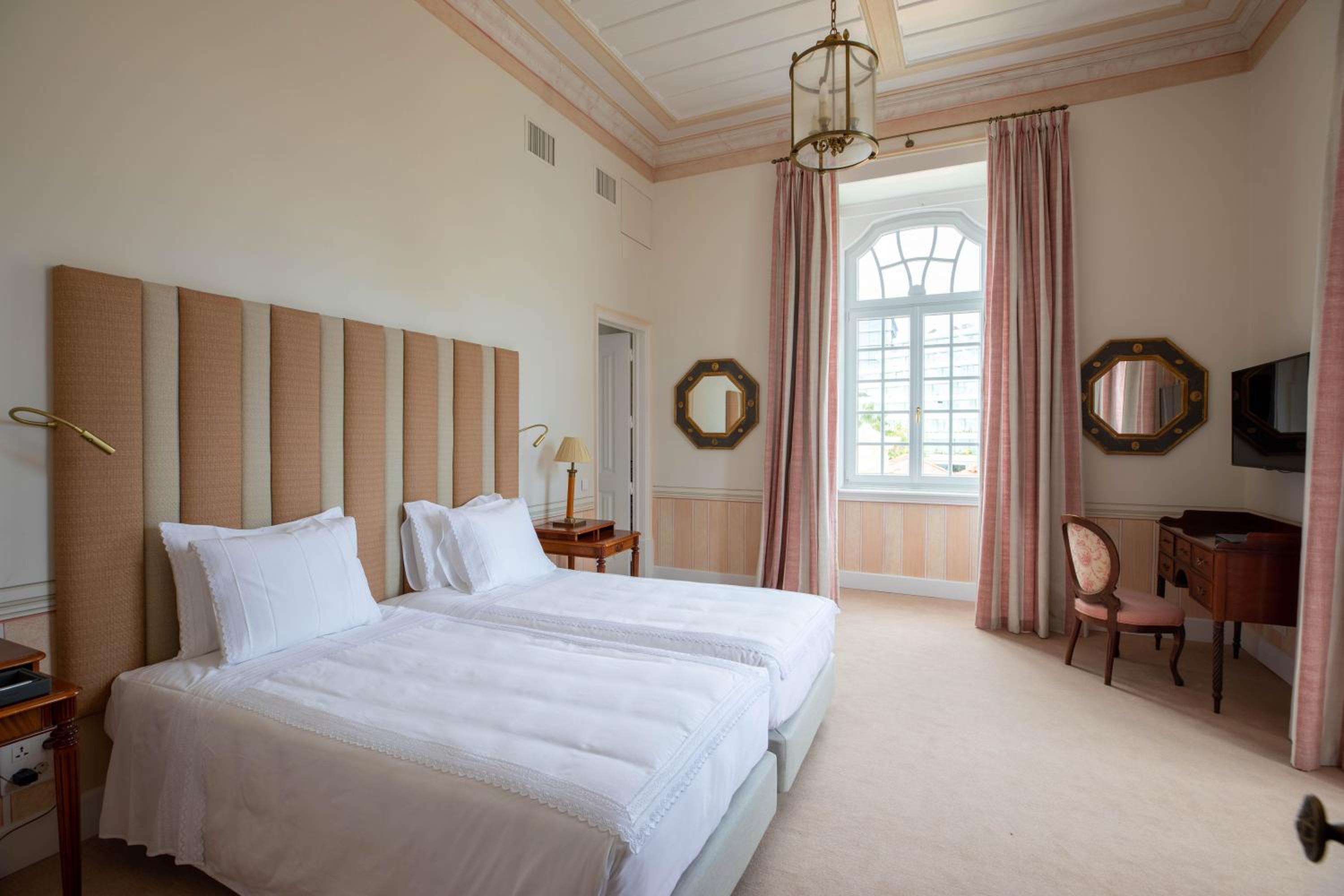 Deluxe Double Room Lateral Ocean View - Photo 3