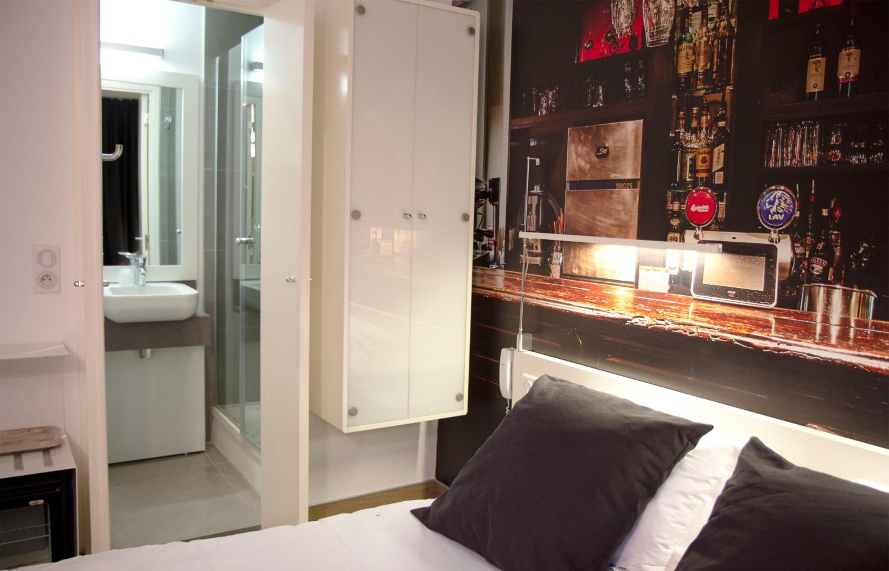 Classic Double Room thumbnail 5