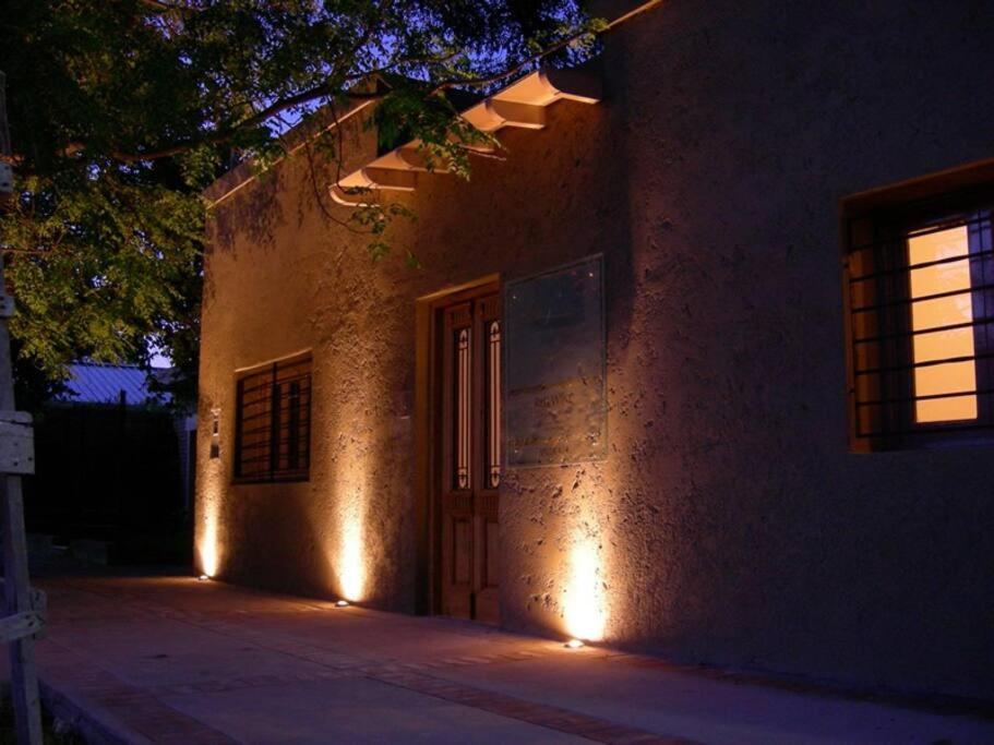 Six-Bedroom House photo 3