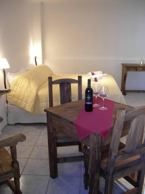 Six-Bedroom House photo 1