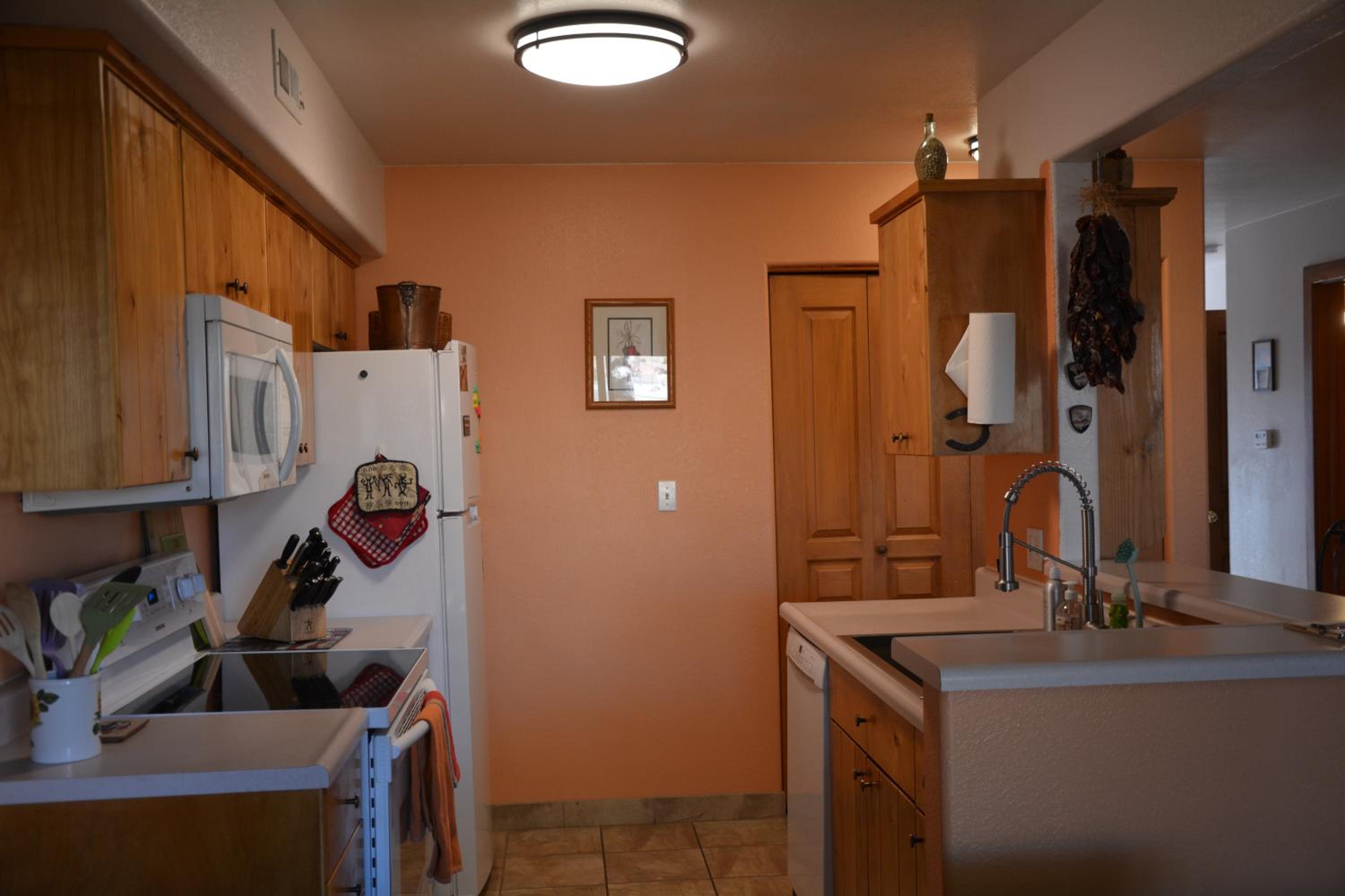 Three-Bedroom Apartment photo 2