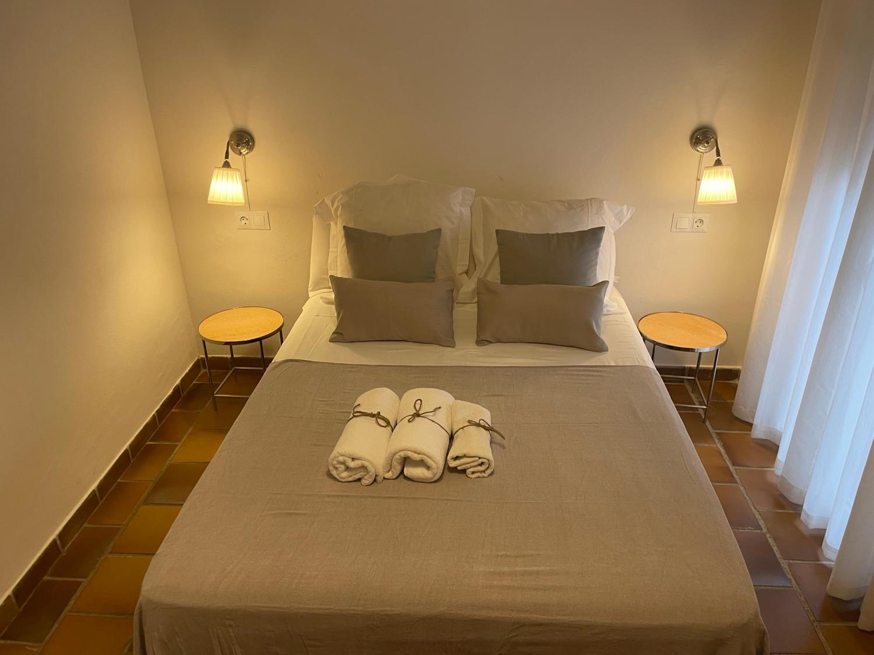 One-Bedroom Apartment - Photo 17