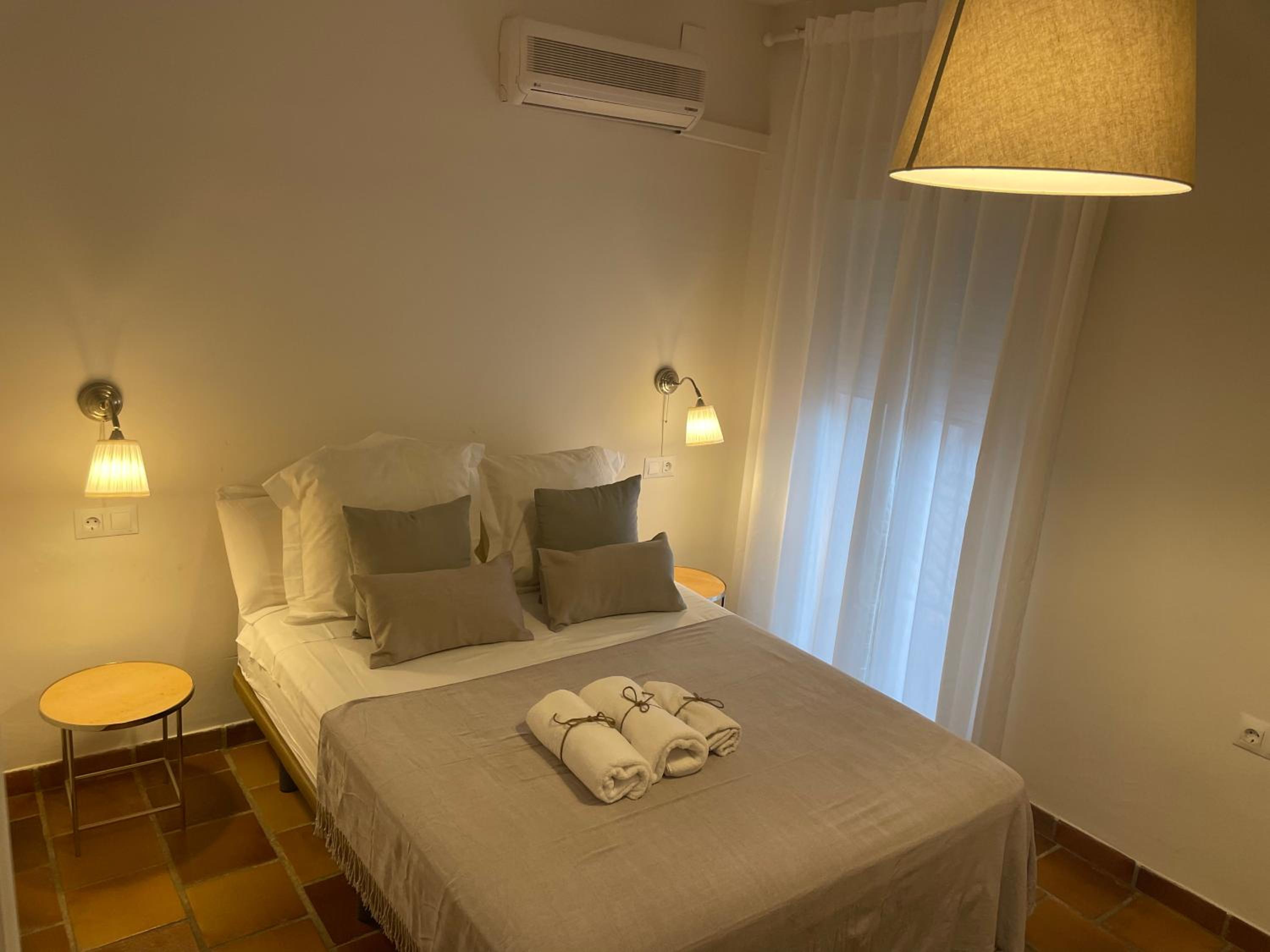 One-Bedroom Apartment - Photo 18