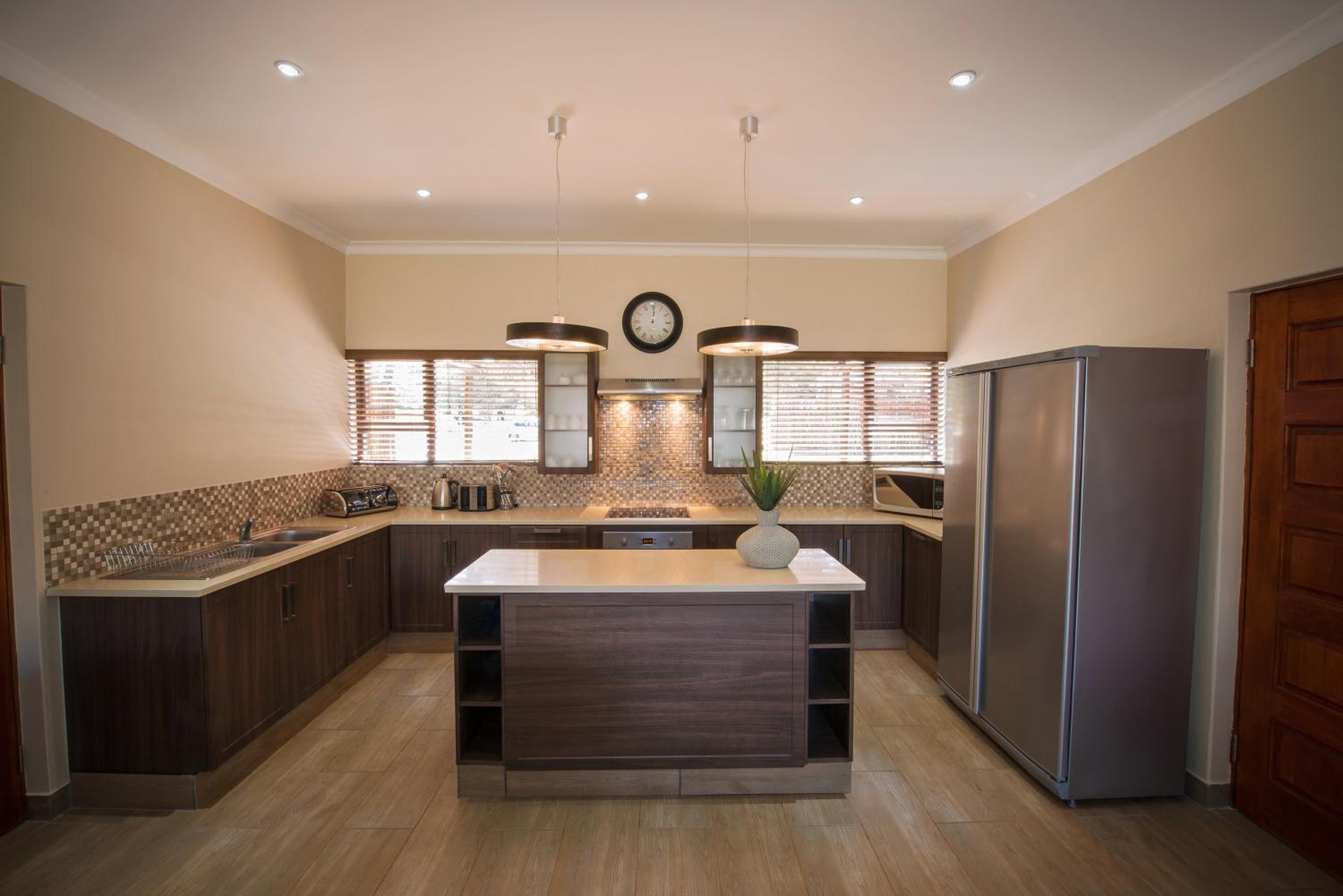 Four-Bedroom House with Private Splash Pool photo 3