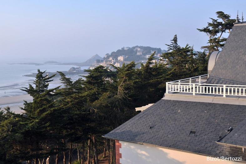 Apartment with Sea View photo 2