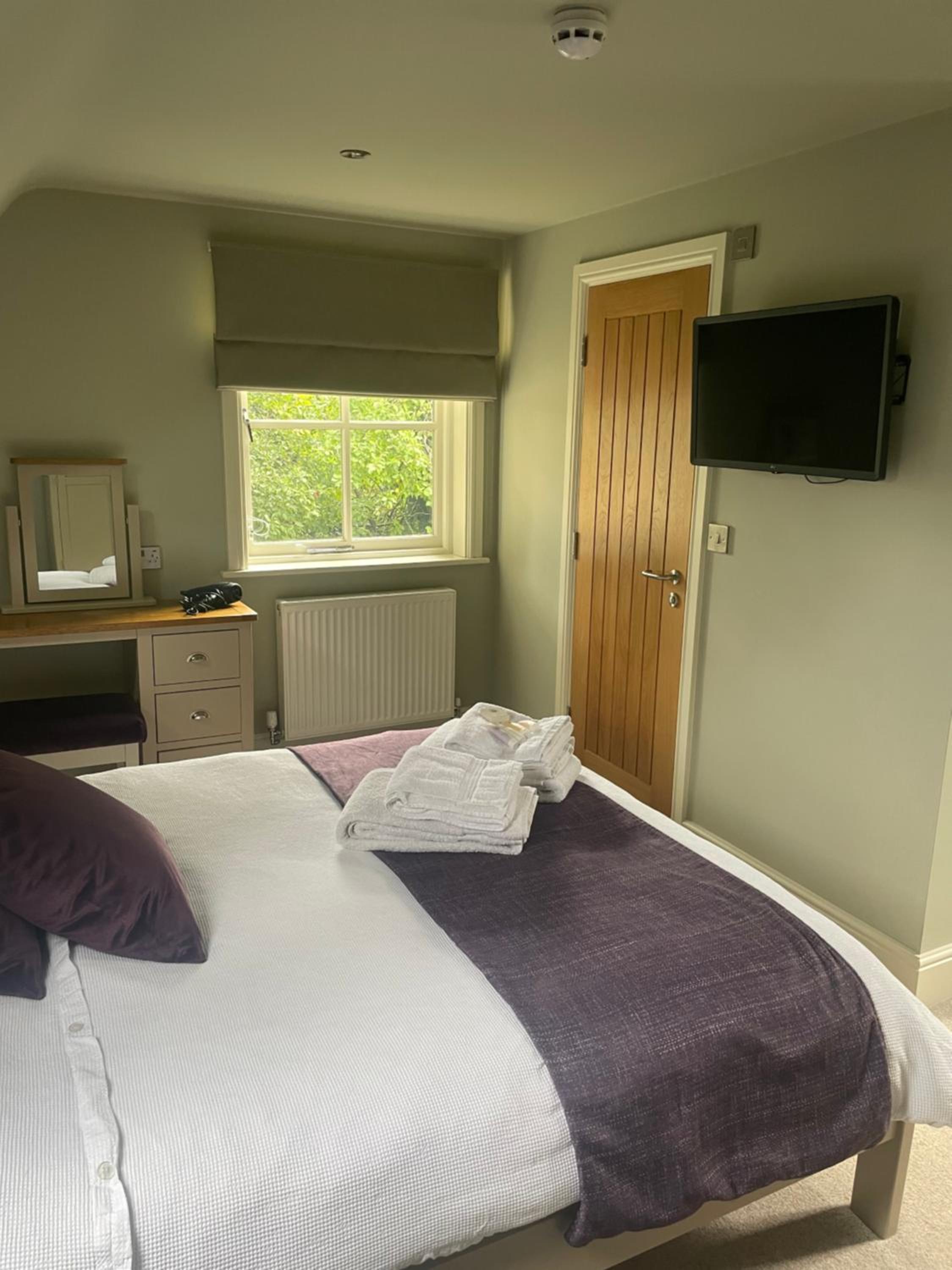 Large Double Room photo 1