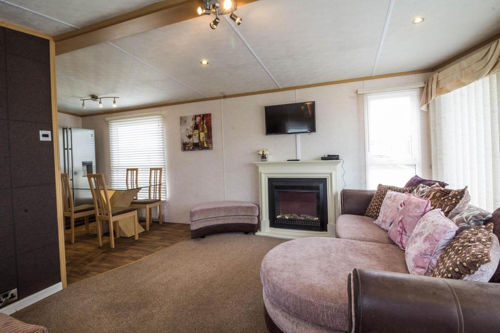 Two-Bedroom Mobile Home photo 3