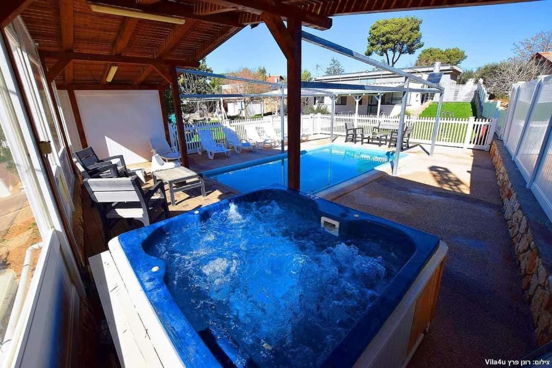 Villa - Photo 2