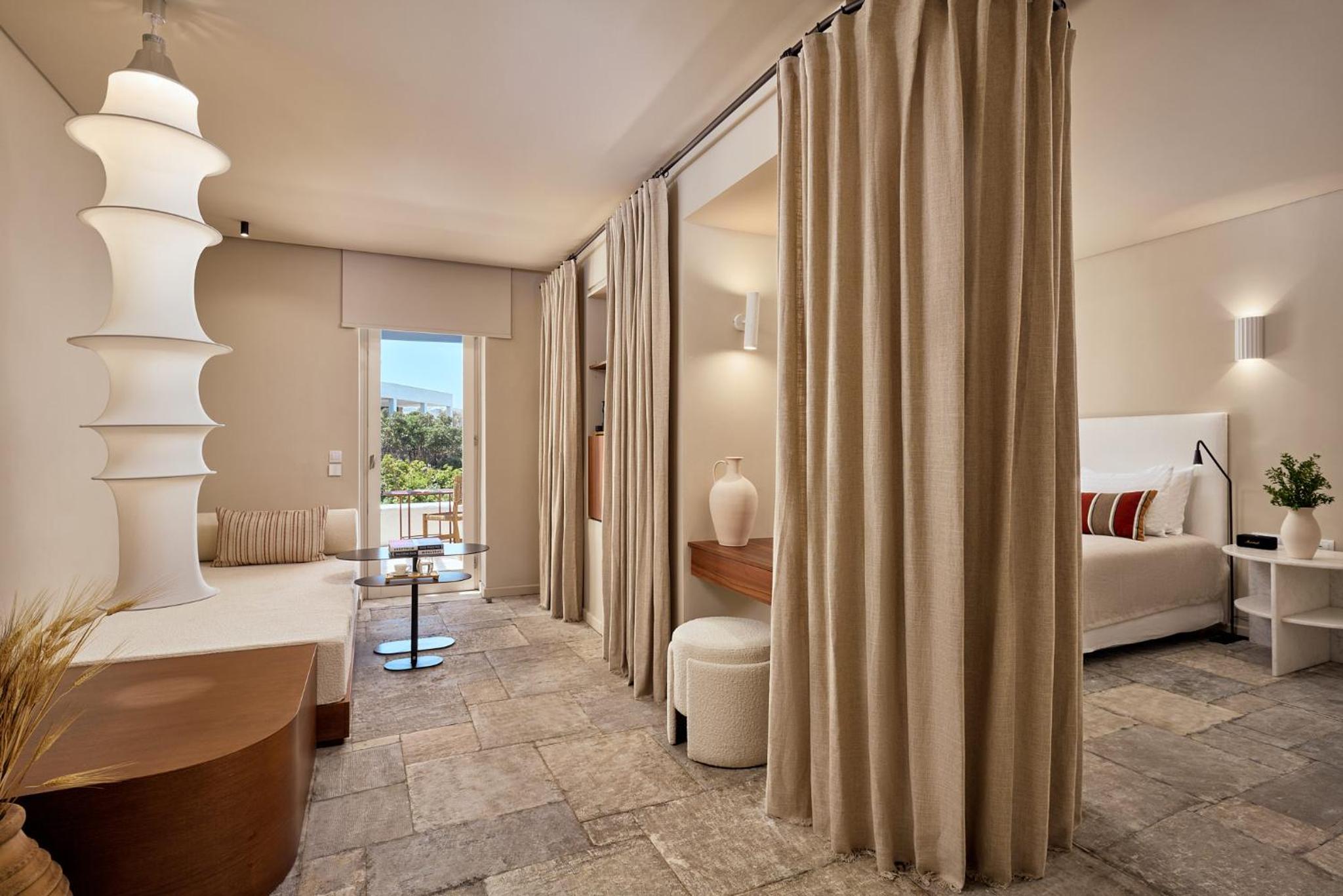 Deluxe Suite Garden View - Photo 4