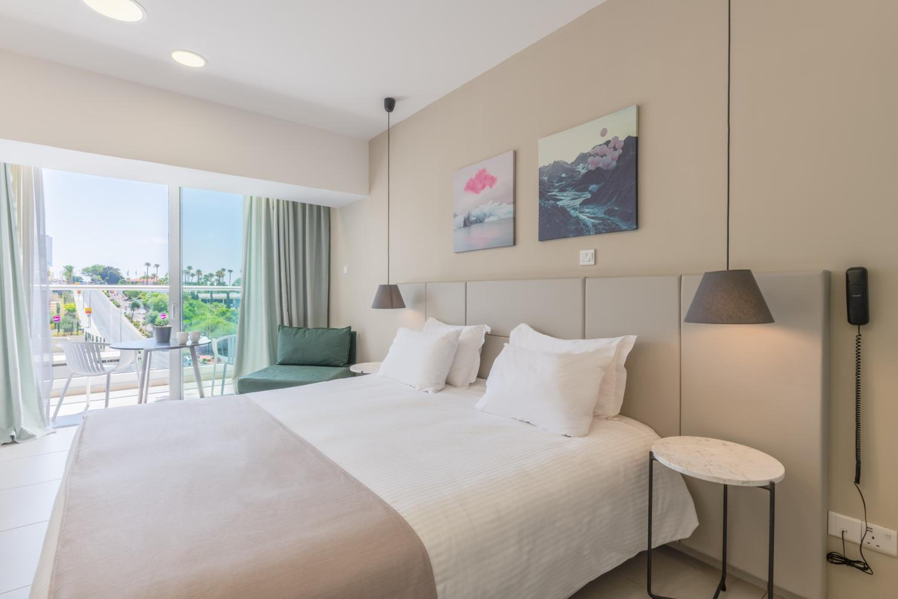 Superior Room with Side Sea View  - Photo 21