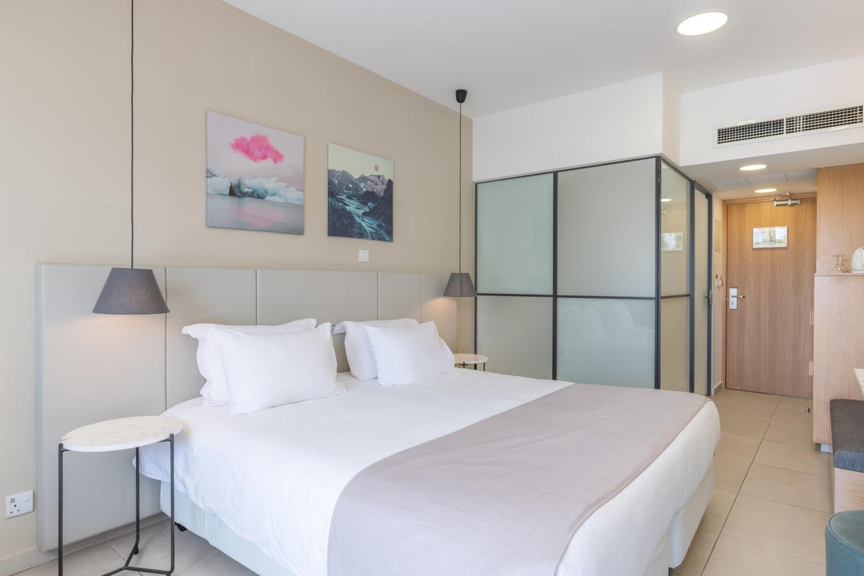 Superior Room with Side Sea View  - Photo 19