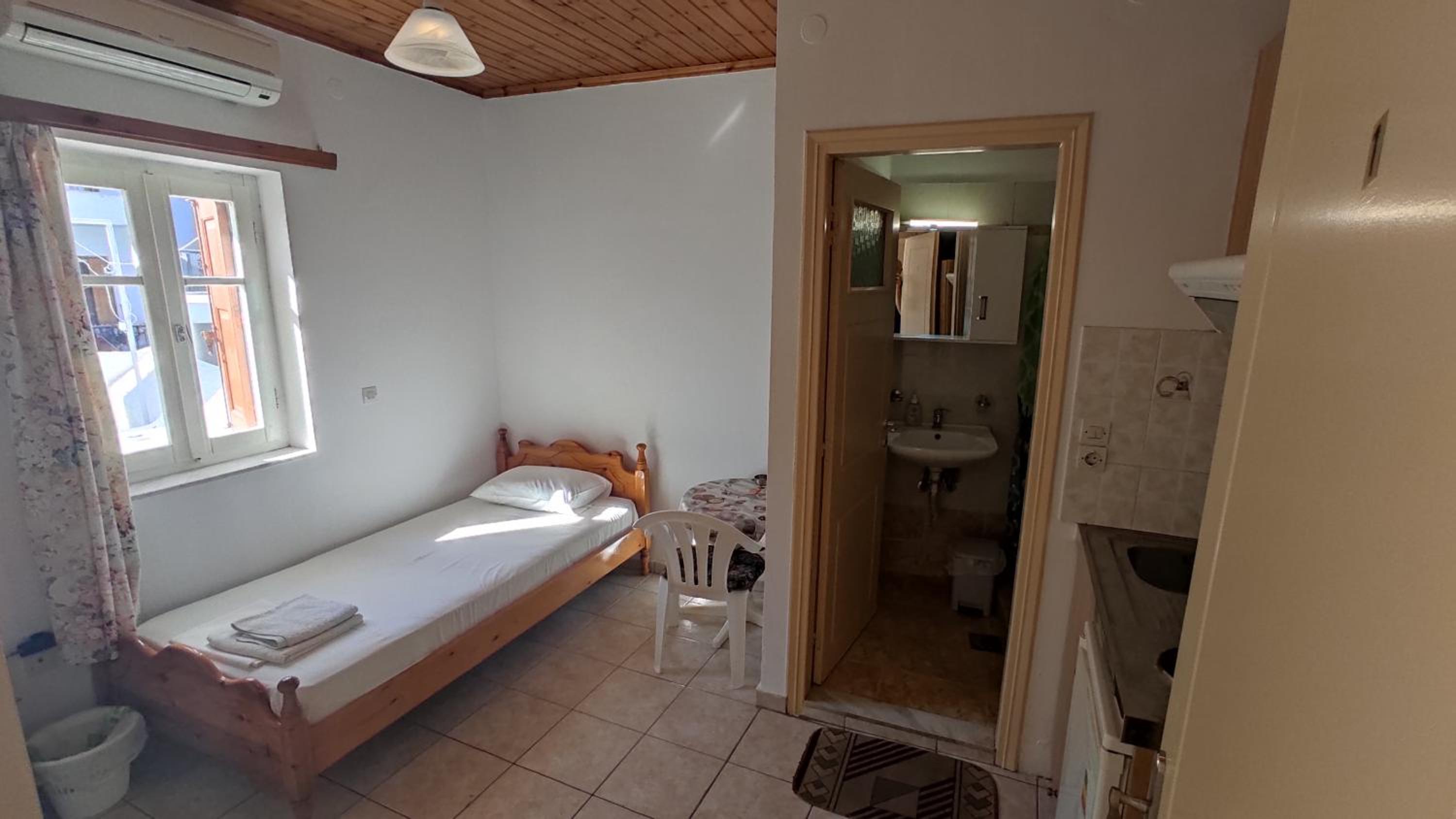 Single Room with Private Bathroom