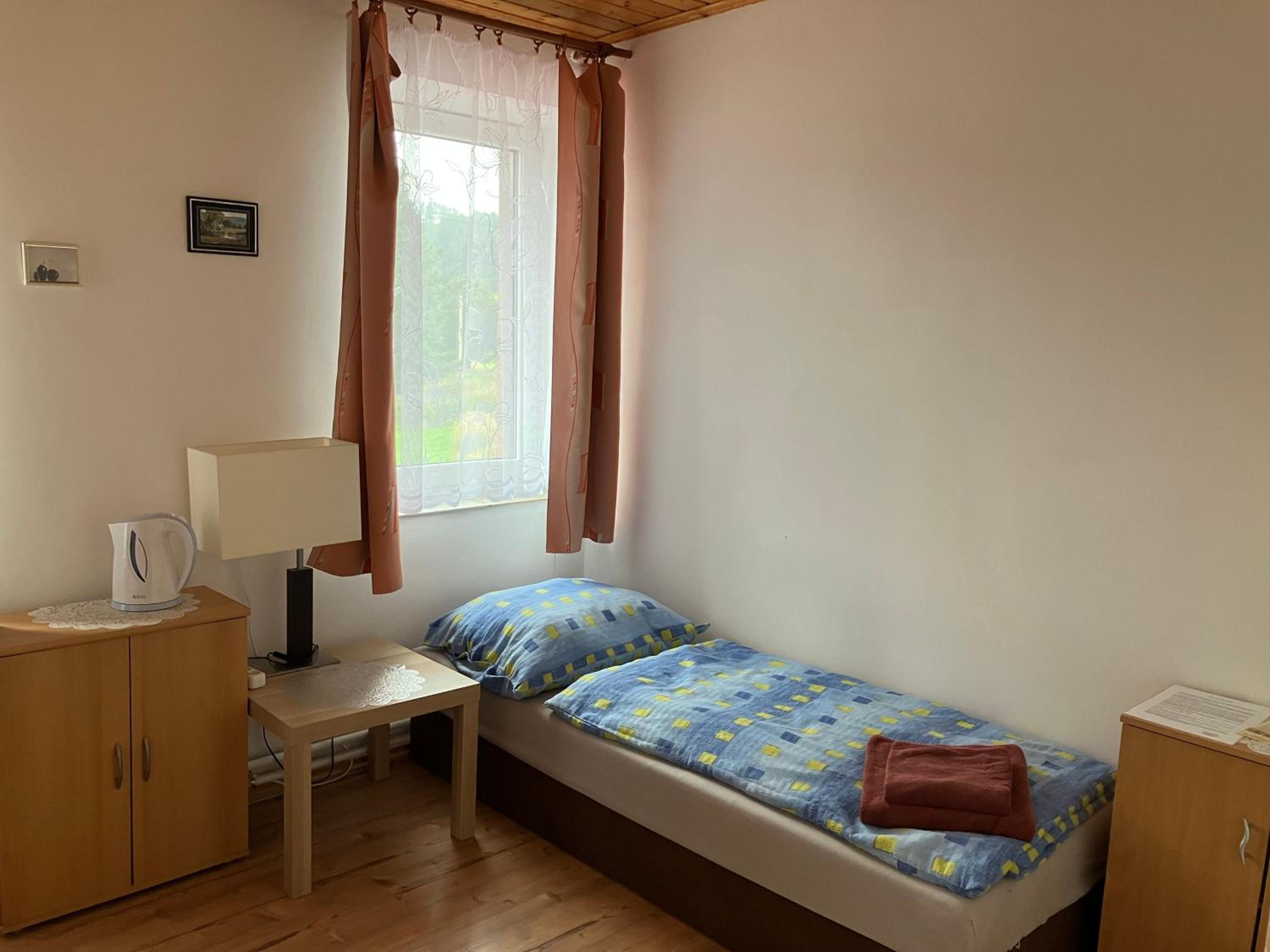 Twin Room with Shared Bathroom photo 1