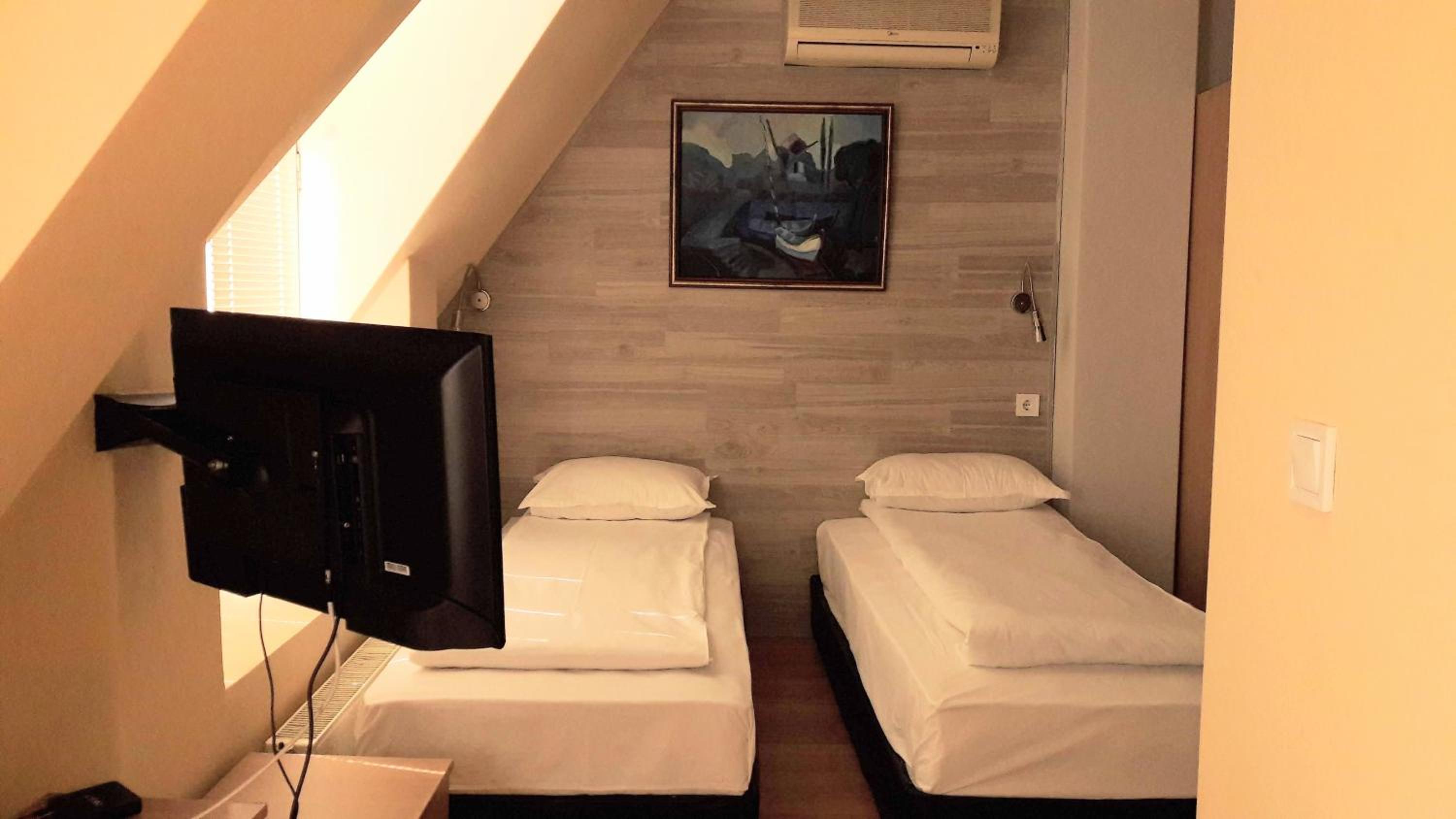 Double Room photo 3