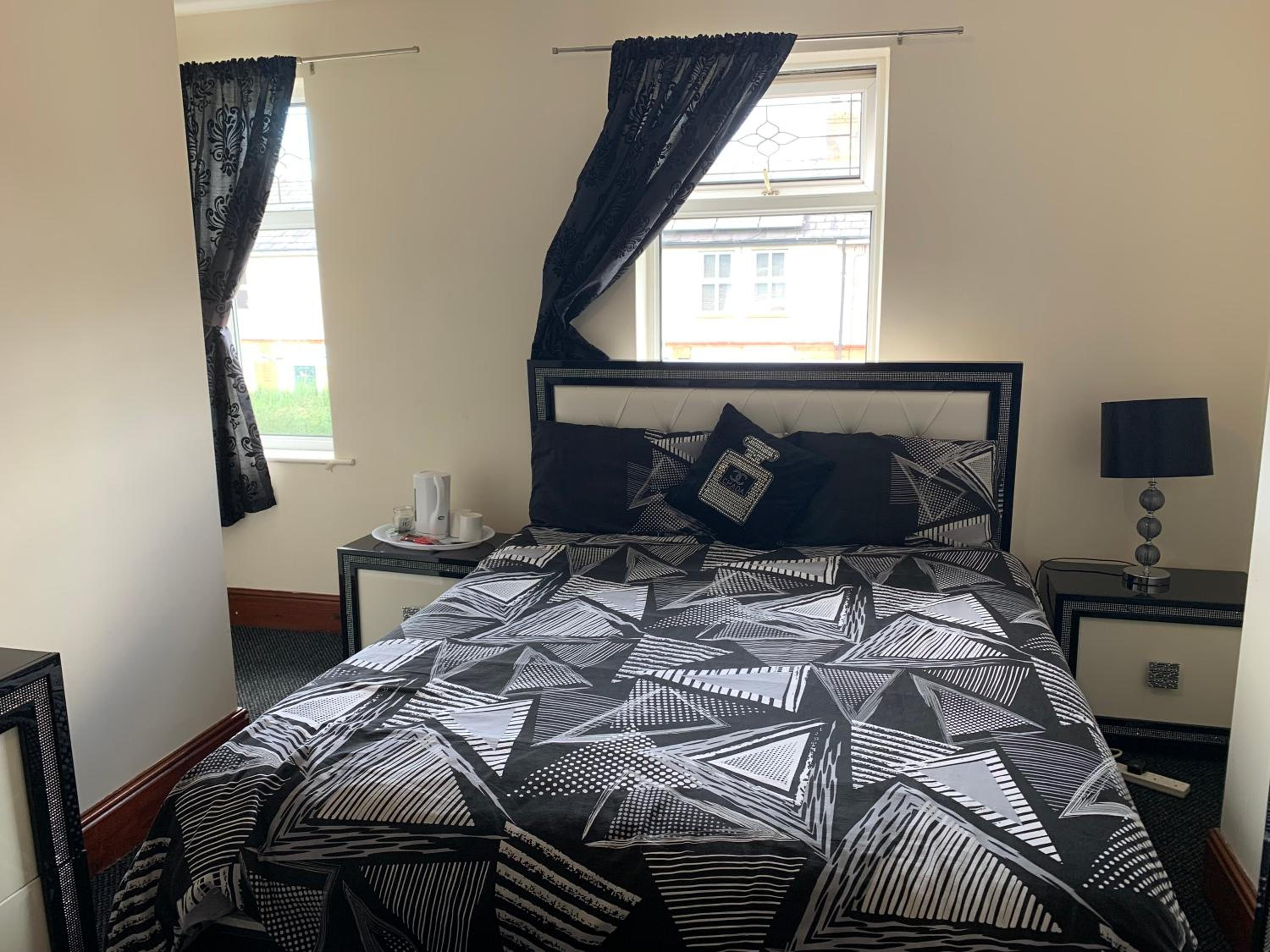Deluxe King Room photo 3