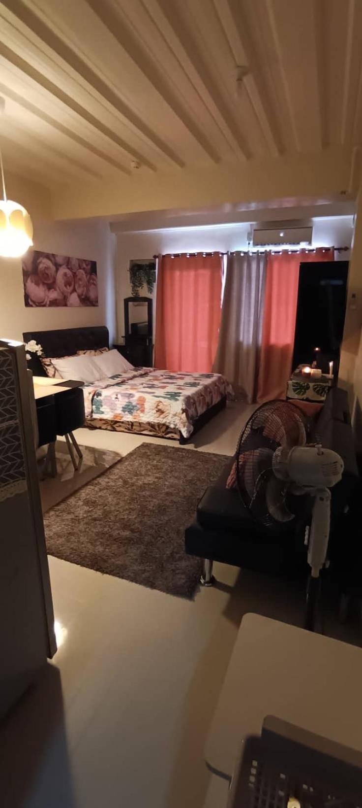 Deluxe Queen Studio 