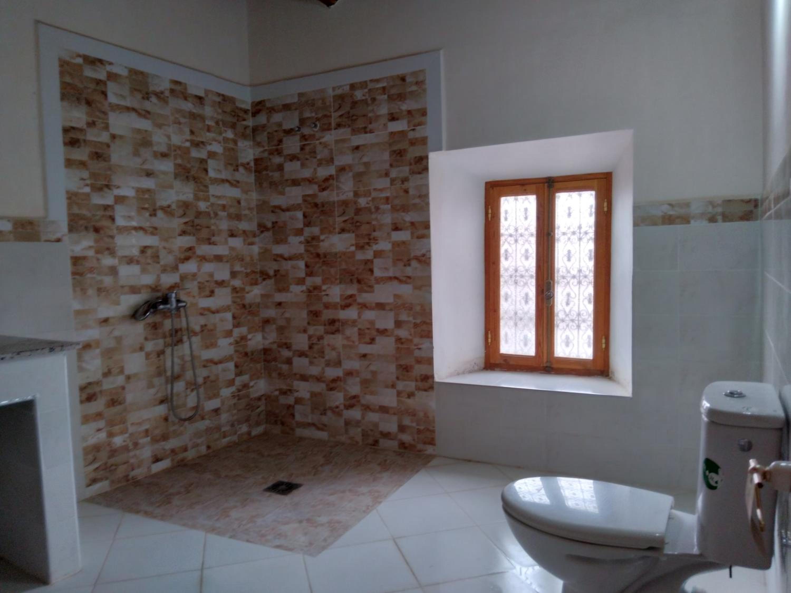 Double Room with Private Bathroom - Photo 5
