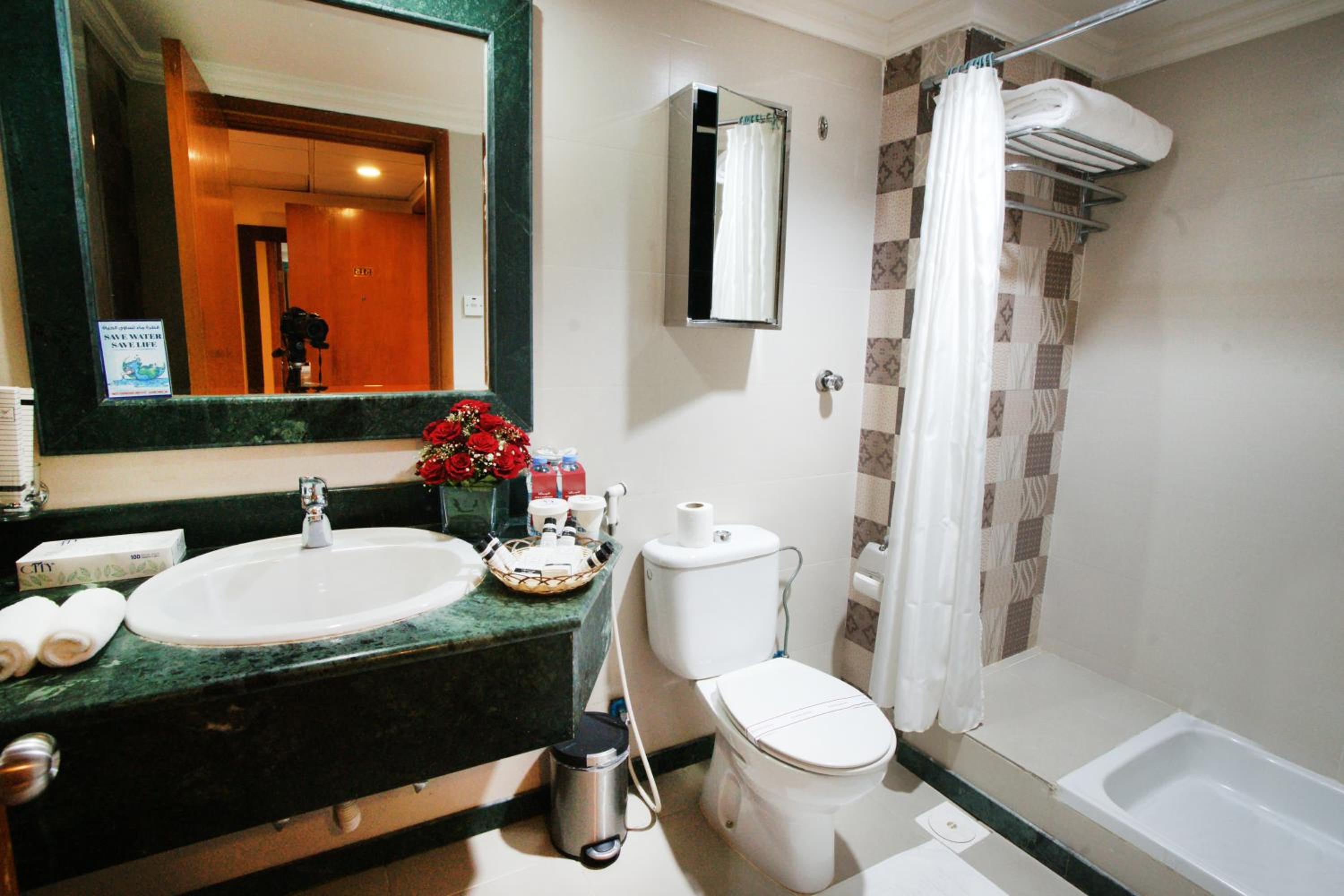 Double or Twin Room thumbnail 6