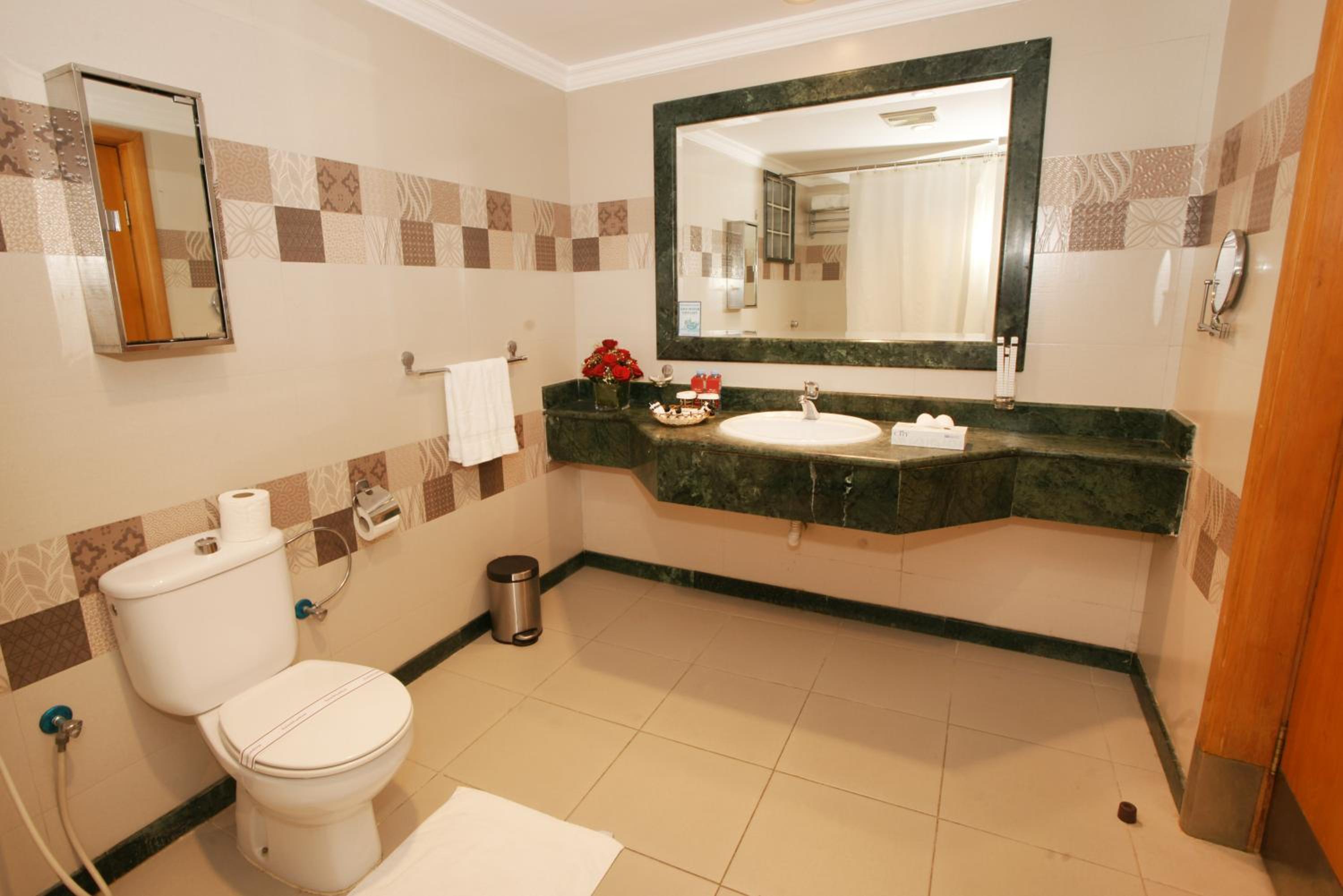 Single Room thumbnail 5